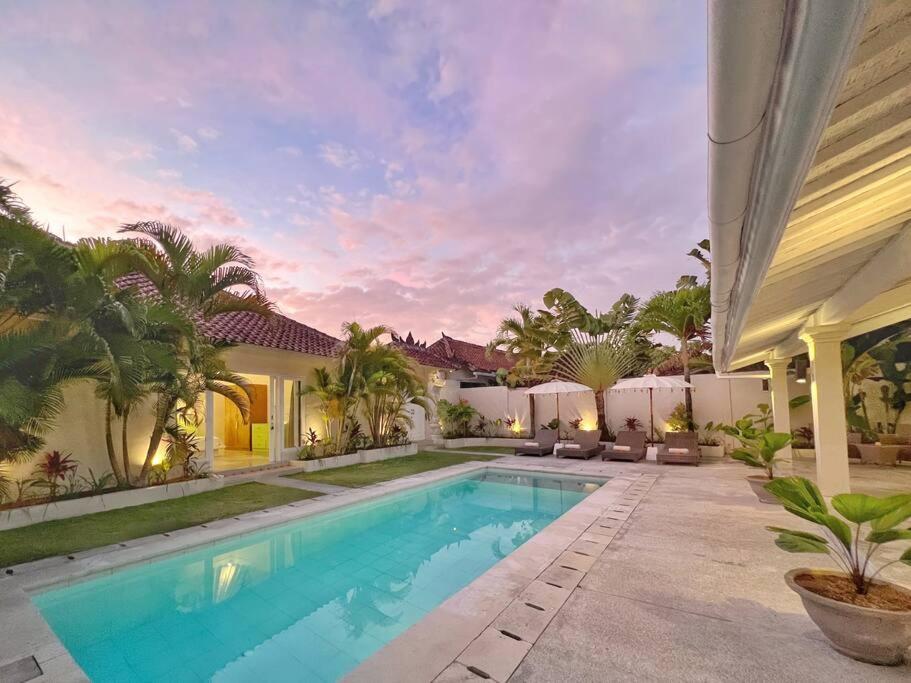 Fully renovated villa 3BR in Seminyak - Oberoi view 2