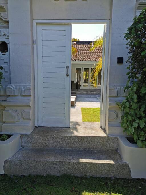 Fully renovated villa 3BR in Seminyak - Oberoi view 3