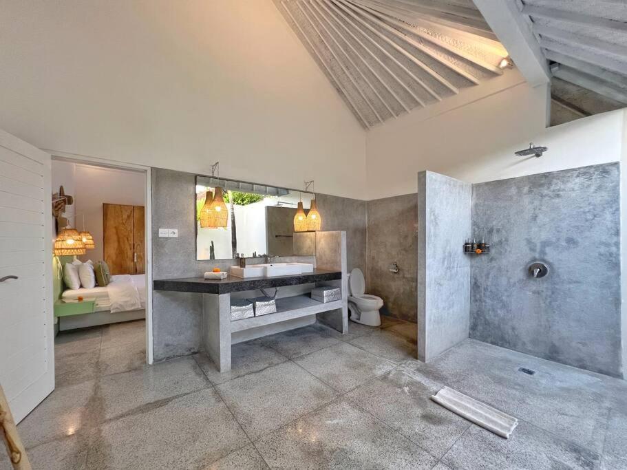 Fully renovated villa 3BR in Seminyak - Oberoi view 5