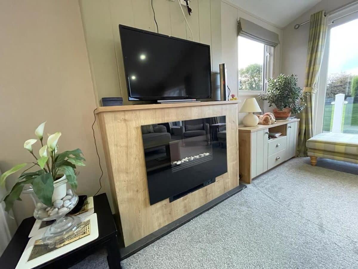42 Woodland Walk Pevensey Bay Holiday Park sleeps 6 view 2