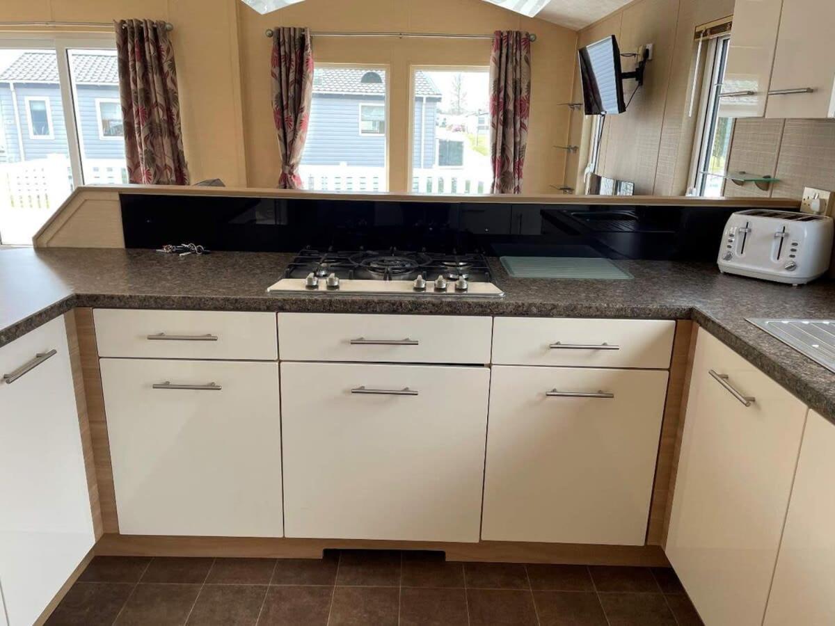 41 Woodland Walk Pevensey Bay Holiday Park view 2