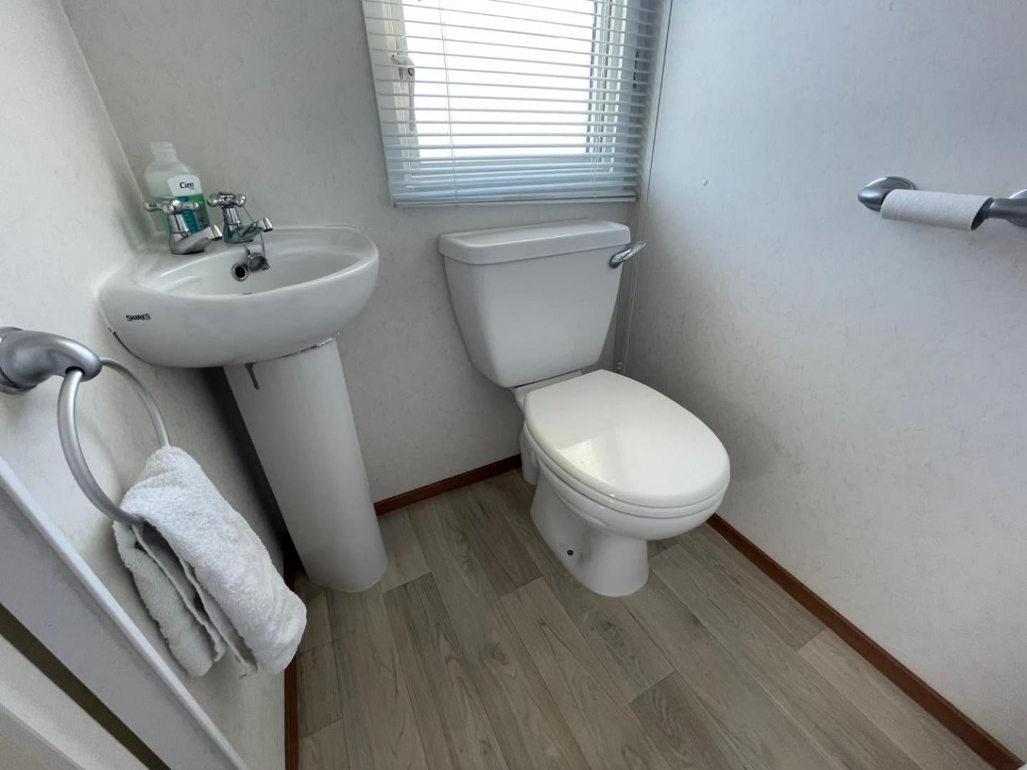 27 Tower View Pevensey Bay Holiday Park view 4