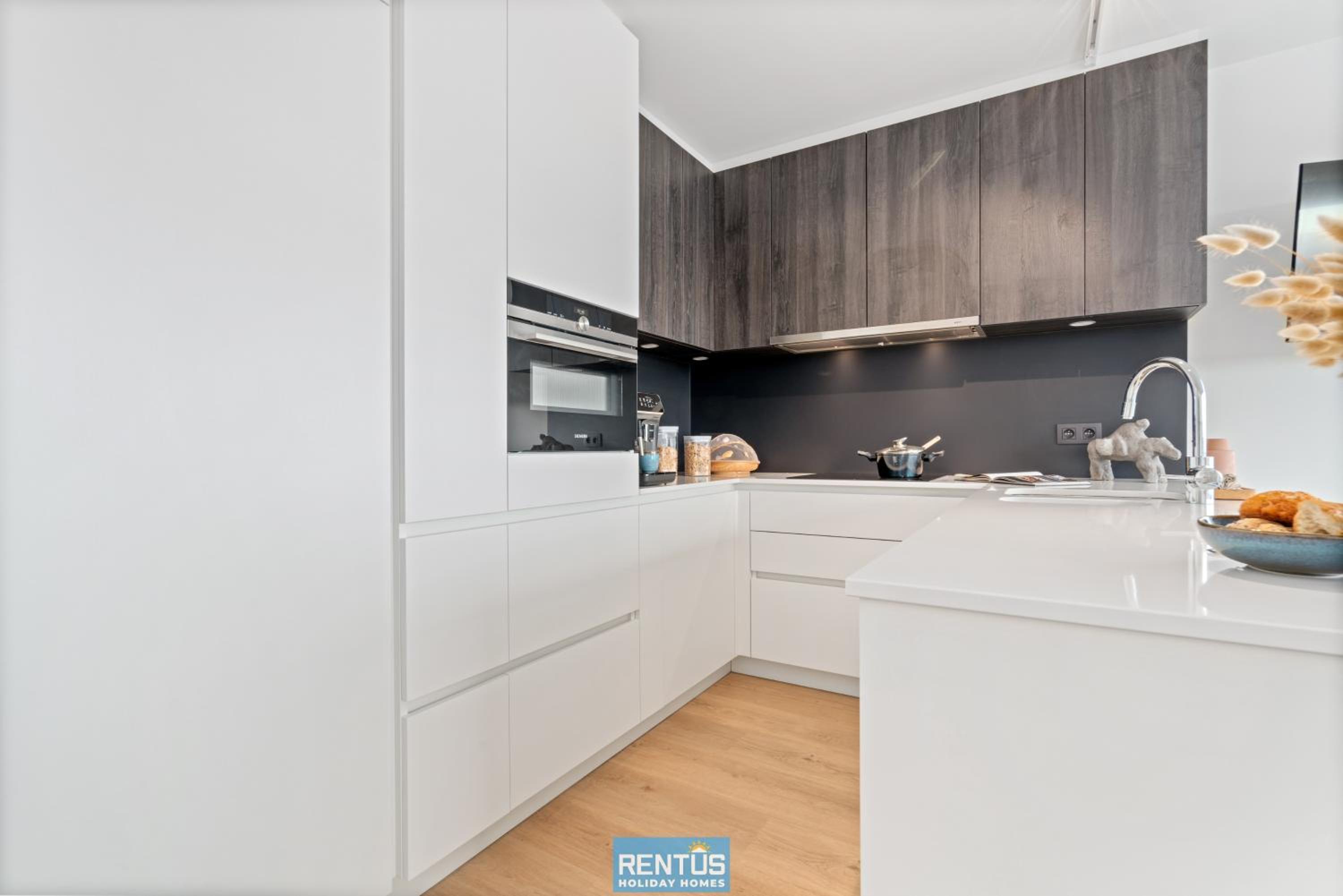 Beach Break - family friendly apartment by the sea