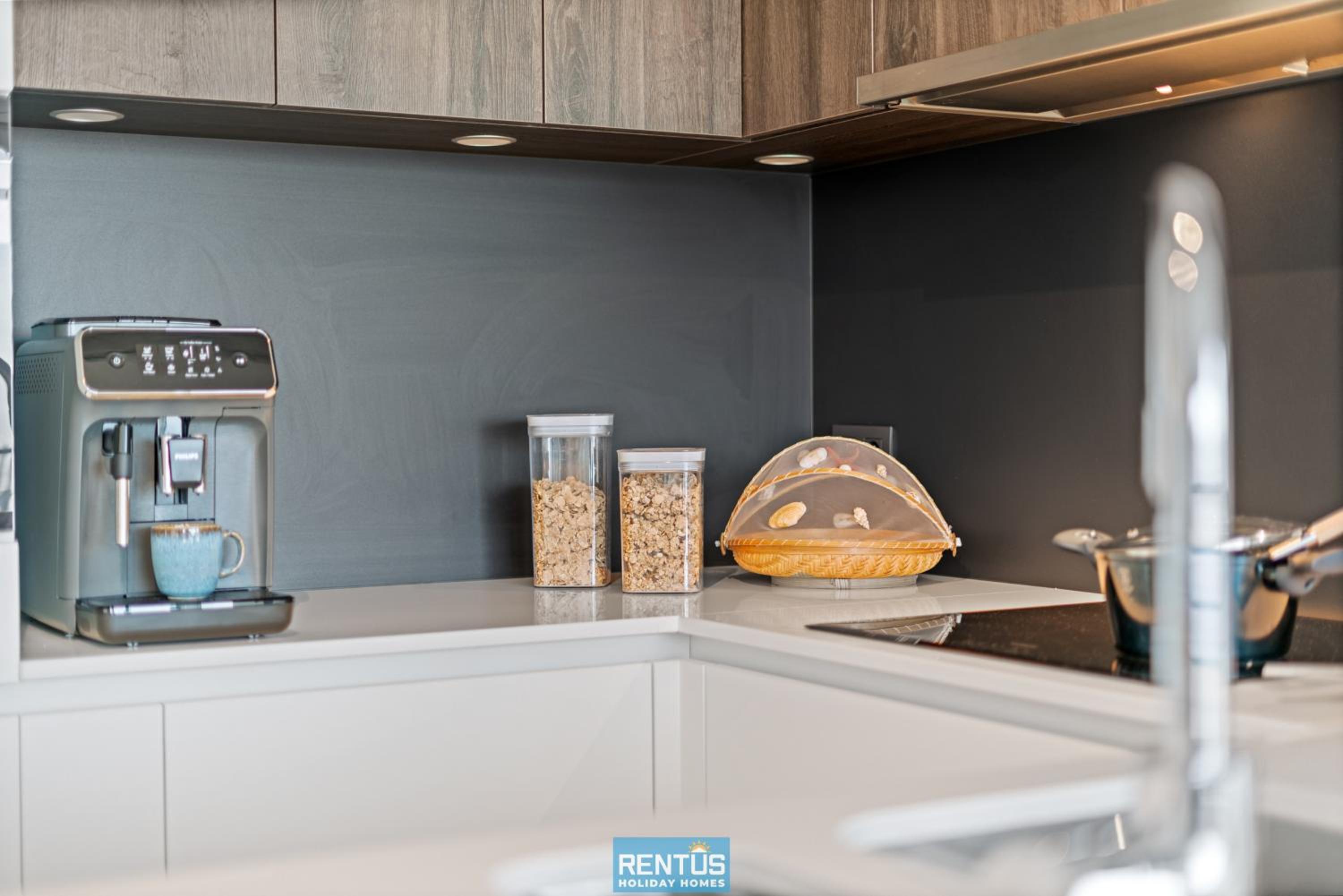 Beach Break - family friendly apartment by the sea