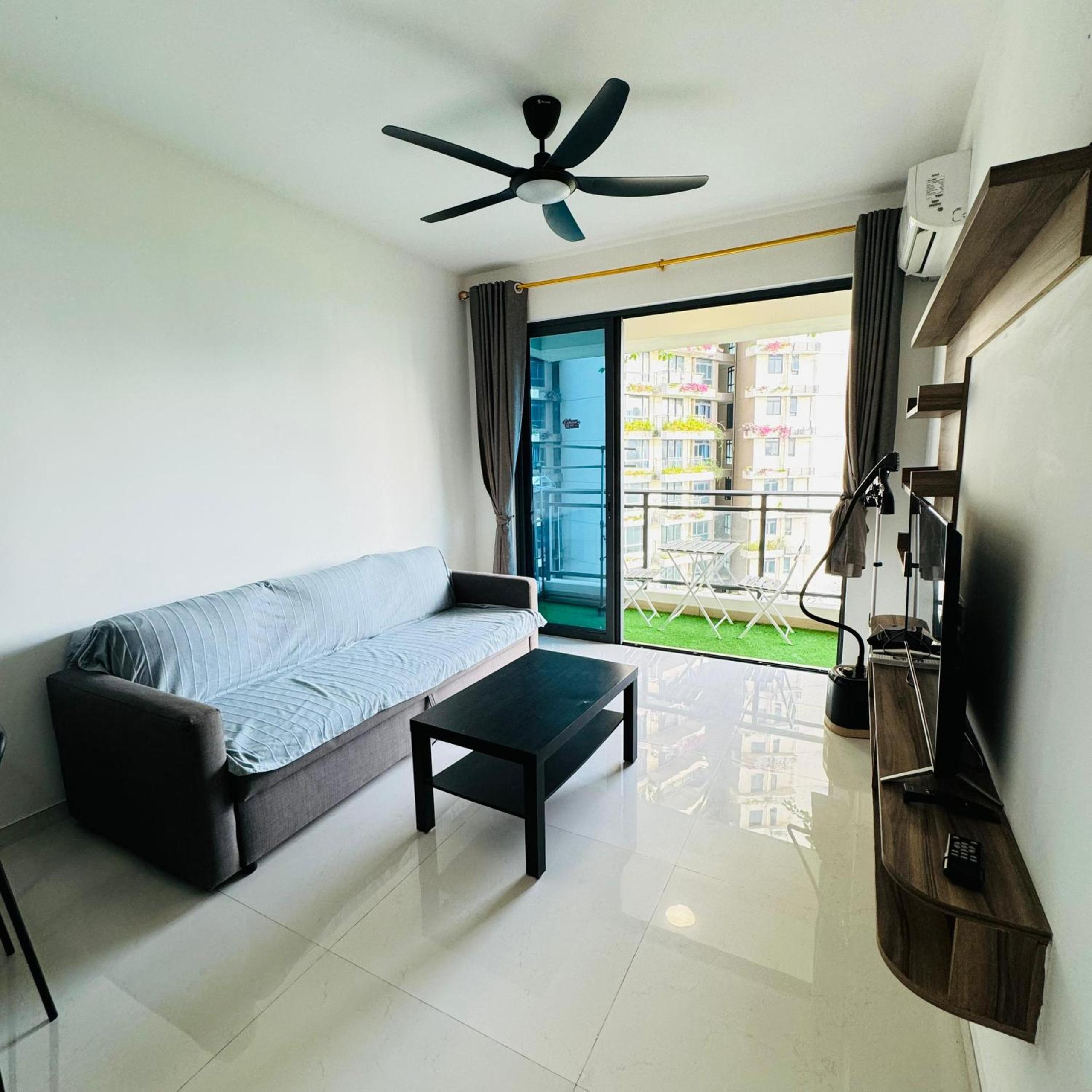 Ataraxia 2B1R 4pax Condo Forest City 3A-3202 photo 3