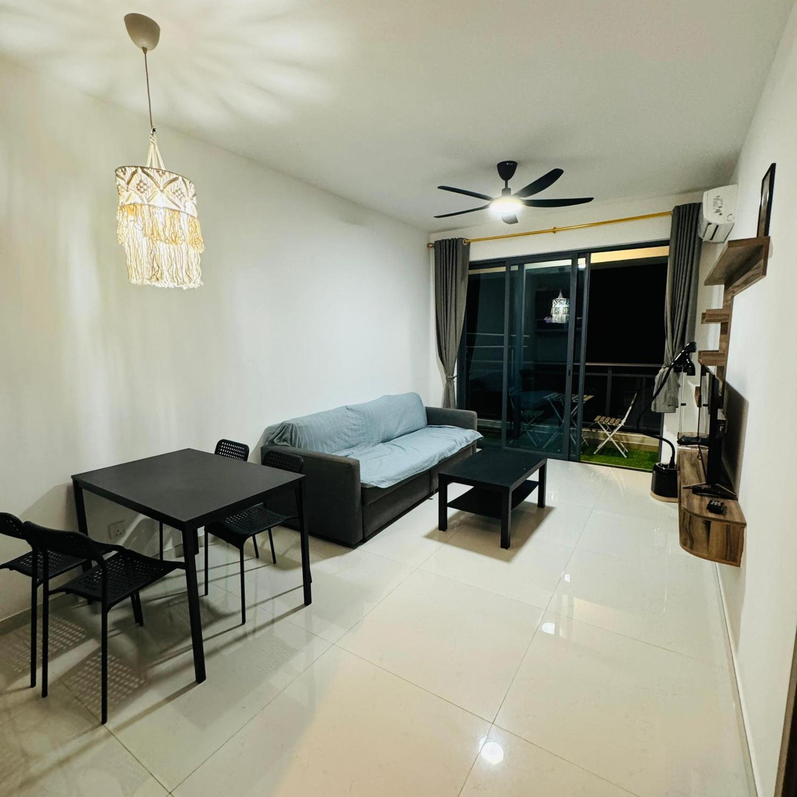 Ataraxia 2B1R 4pax Condo Forest City 3A-3202 photo 8