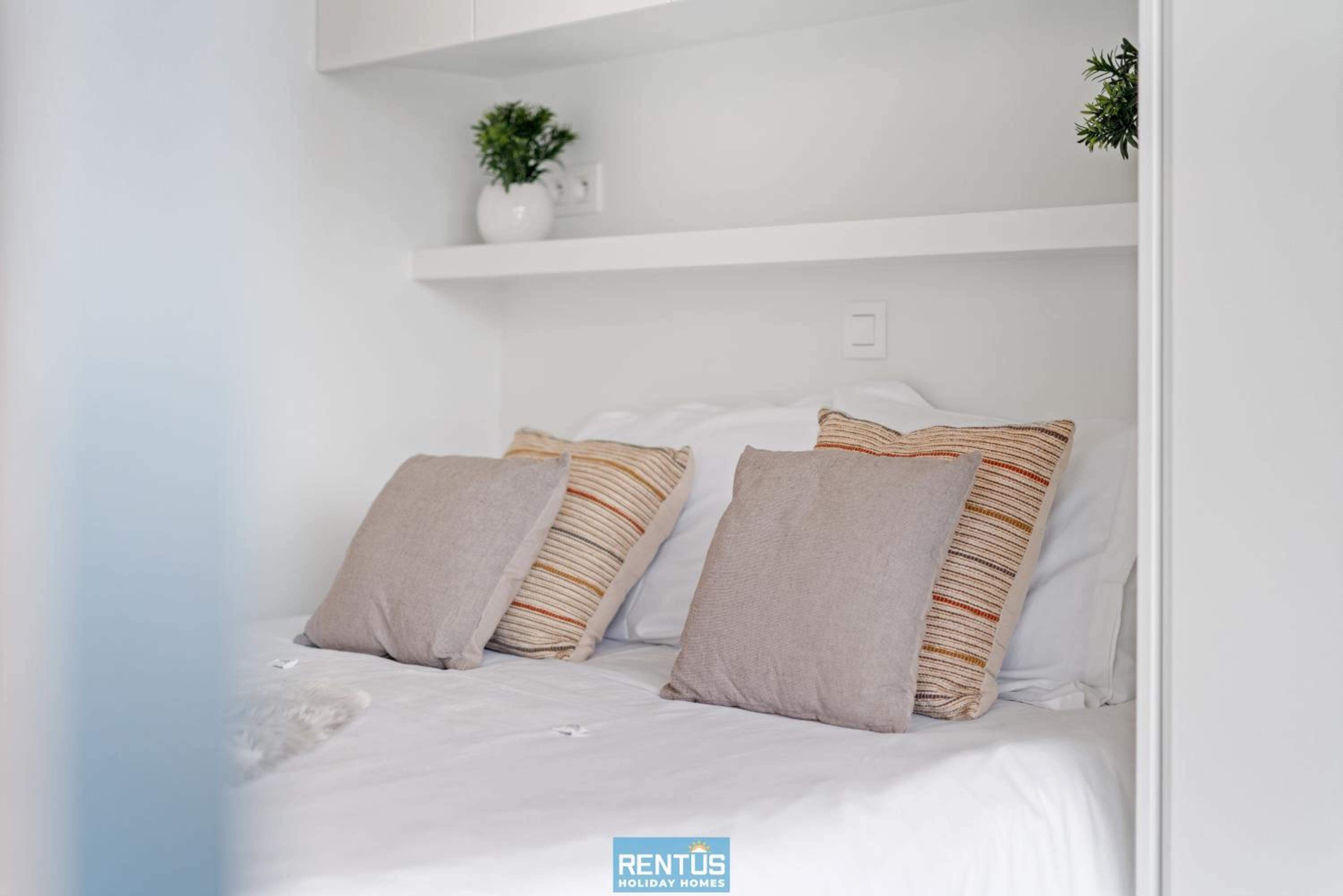 Beach Break - family friendly apartment by the sea
