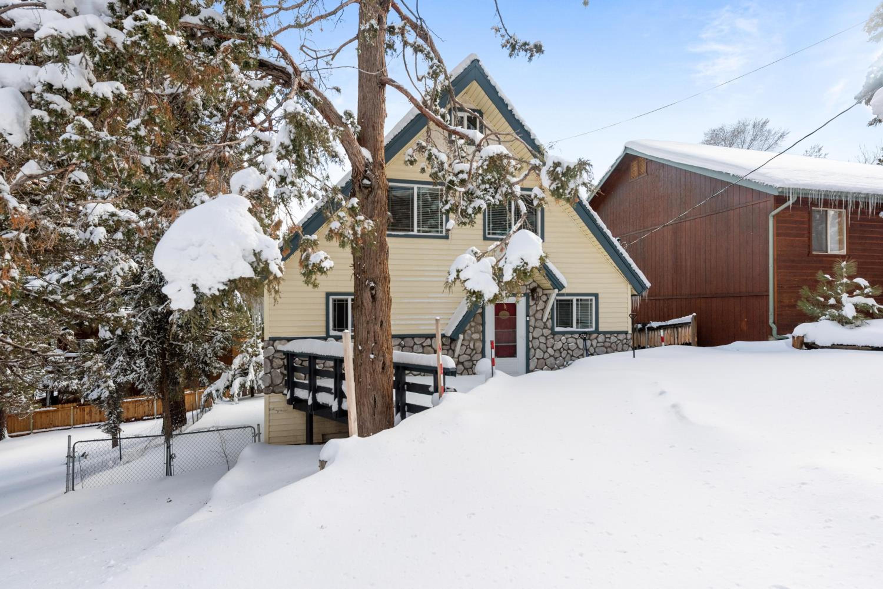 Peter Pan's Cabin - Close to Lake and Slopes view 4