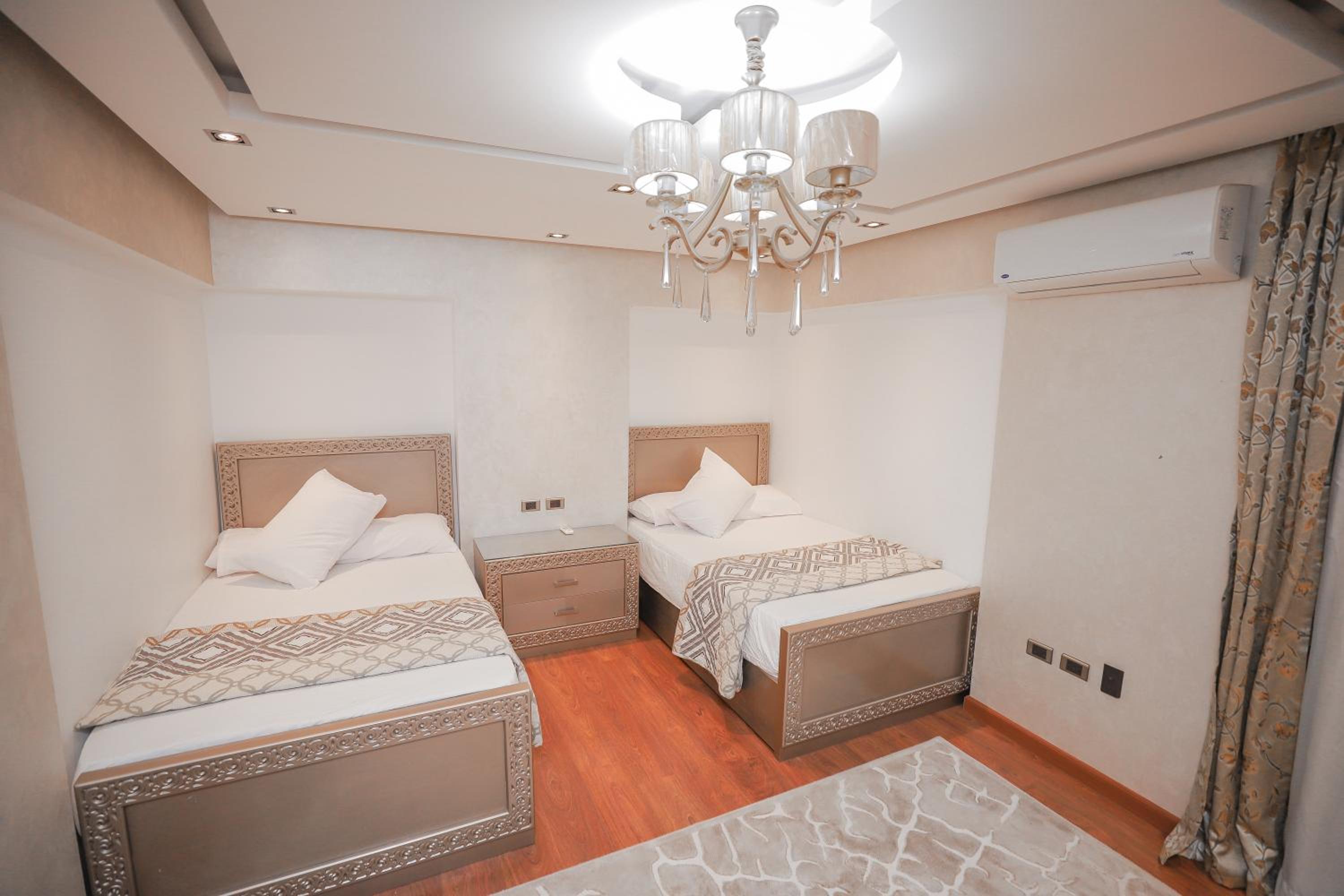 Platinum One Story Villa , 350 m , Heliopolis