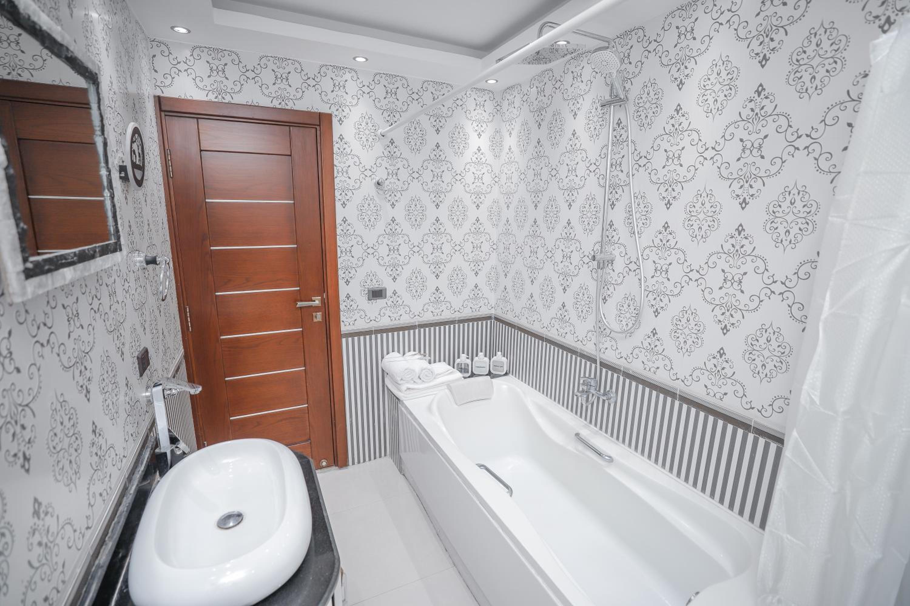 Platinum One Story Villa , 350 m , Heliopolis