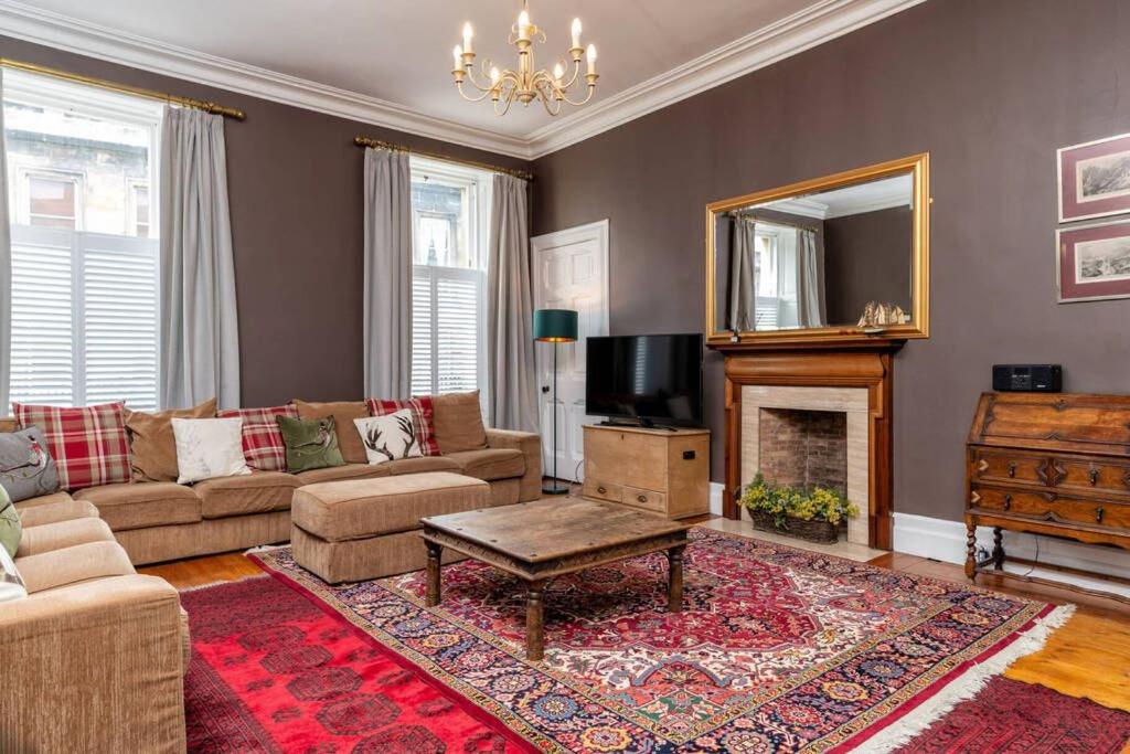 6 Howard Place view 2