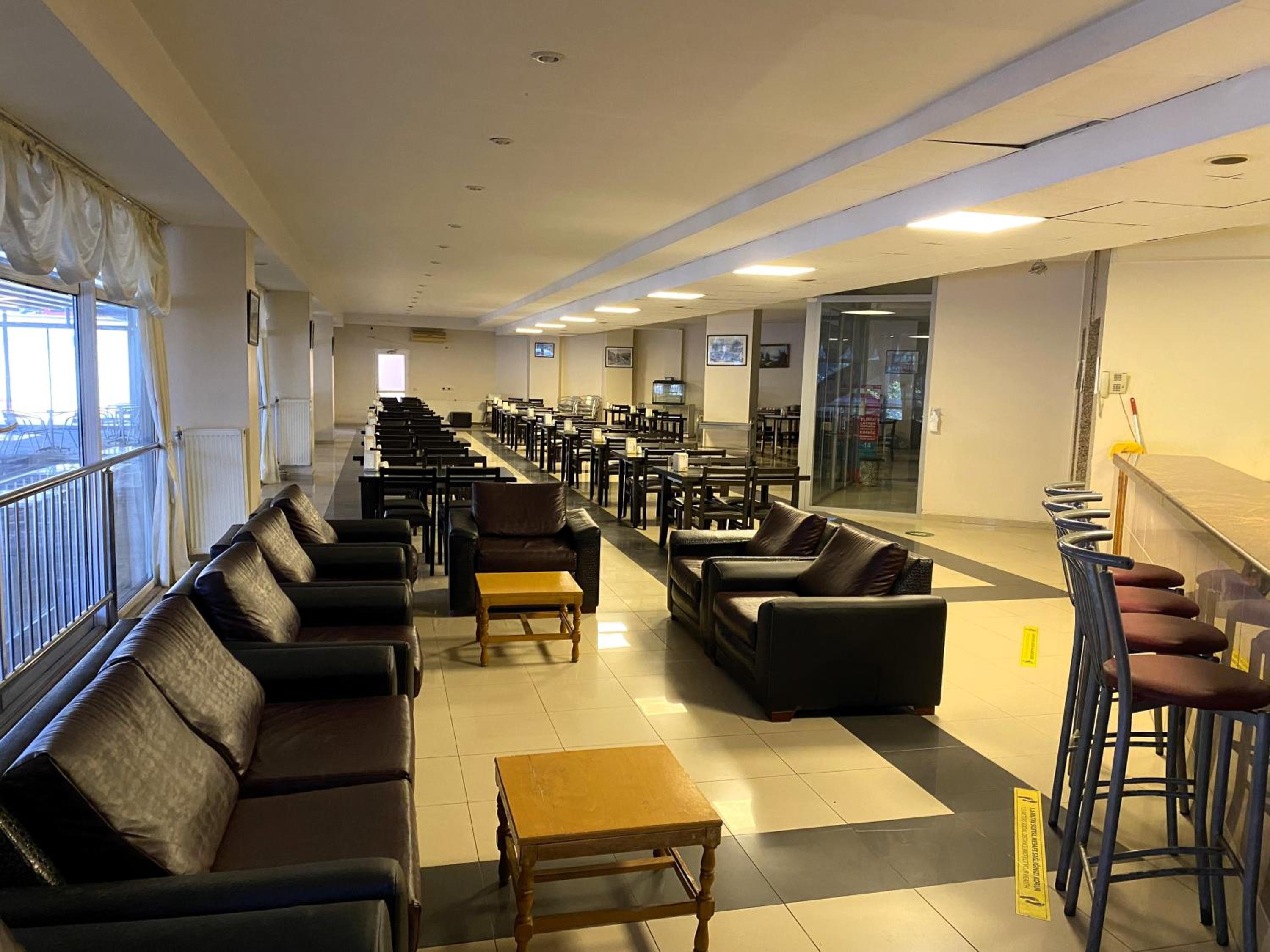 Prima Hotel - Image 8