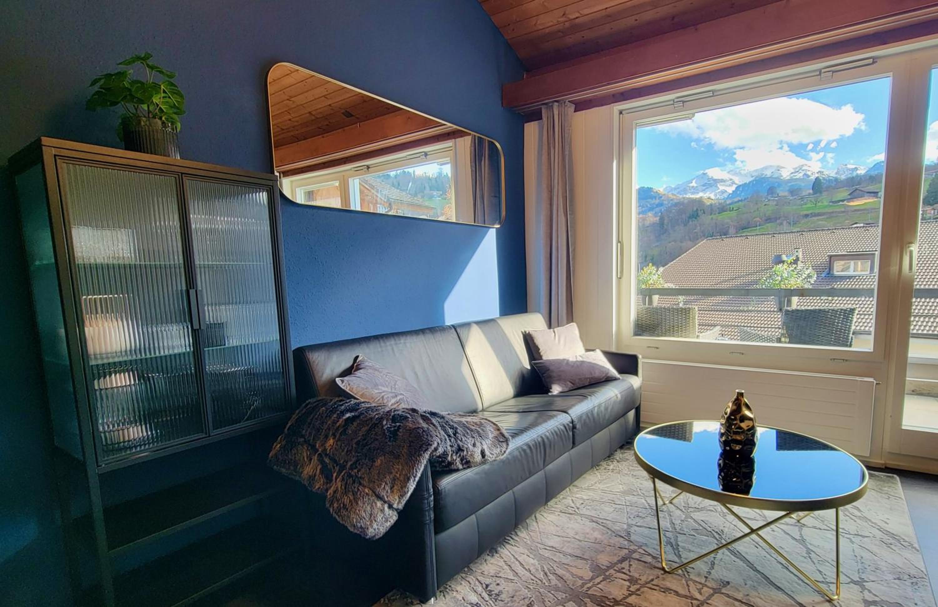 Lakeview Loft*Lake/Ferry access* Central