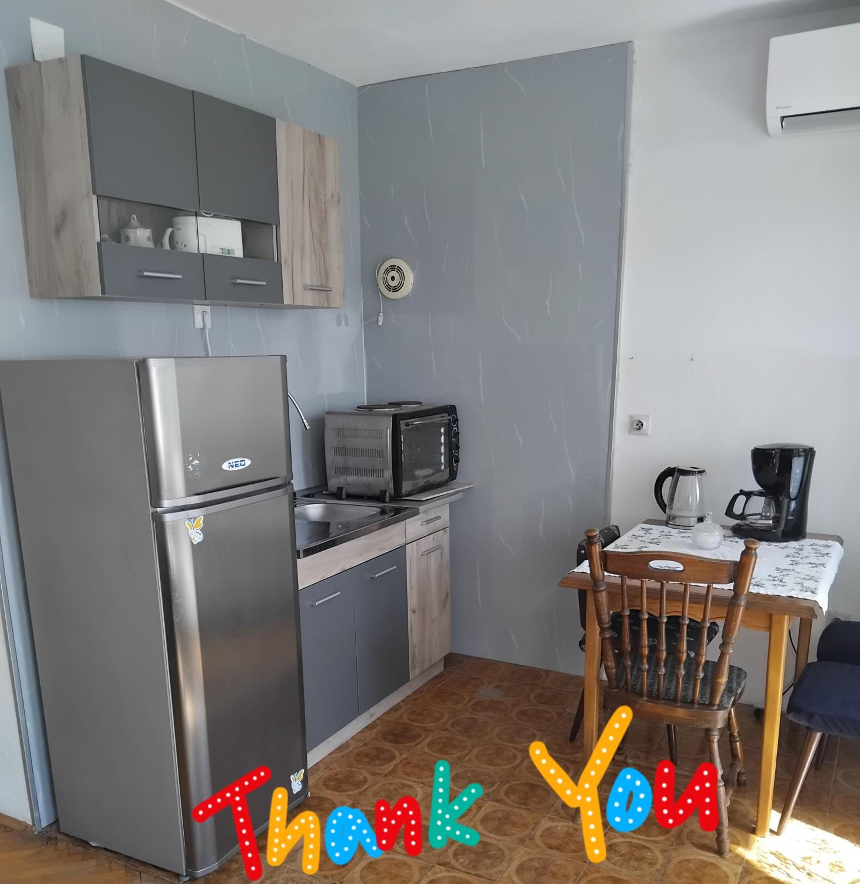 Beach Apartment Ohrid - Near Beach, Balcony and Free Parking