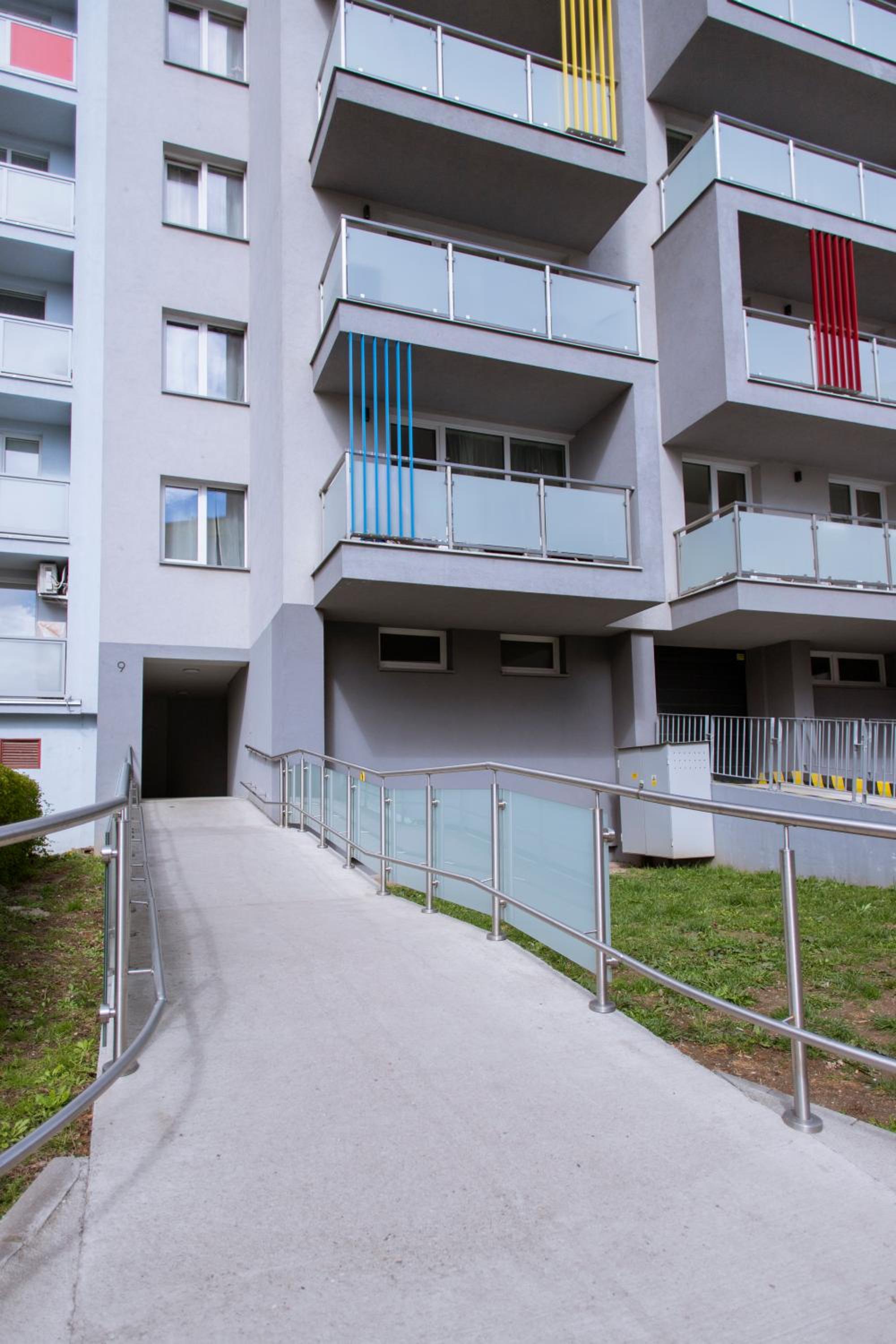 Loomená Apartments - Free Garage
