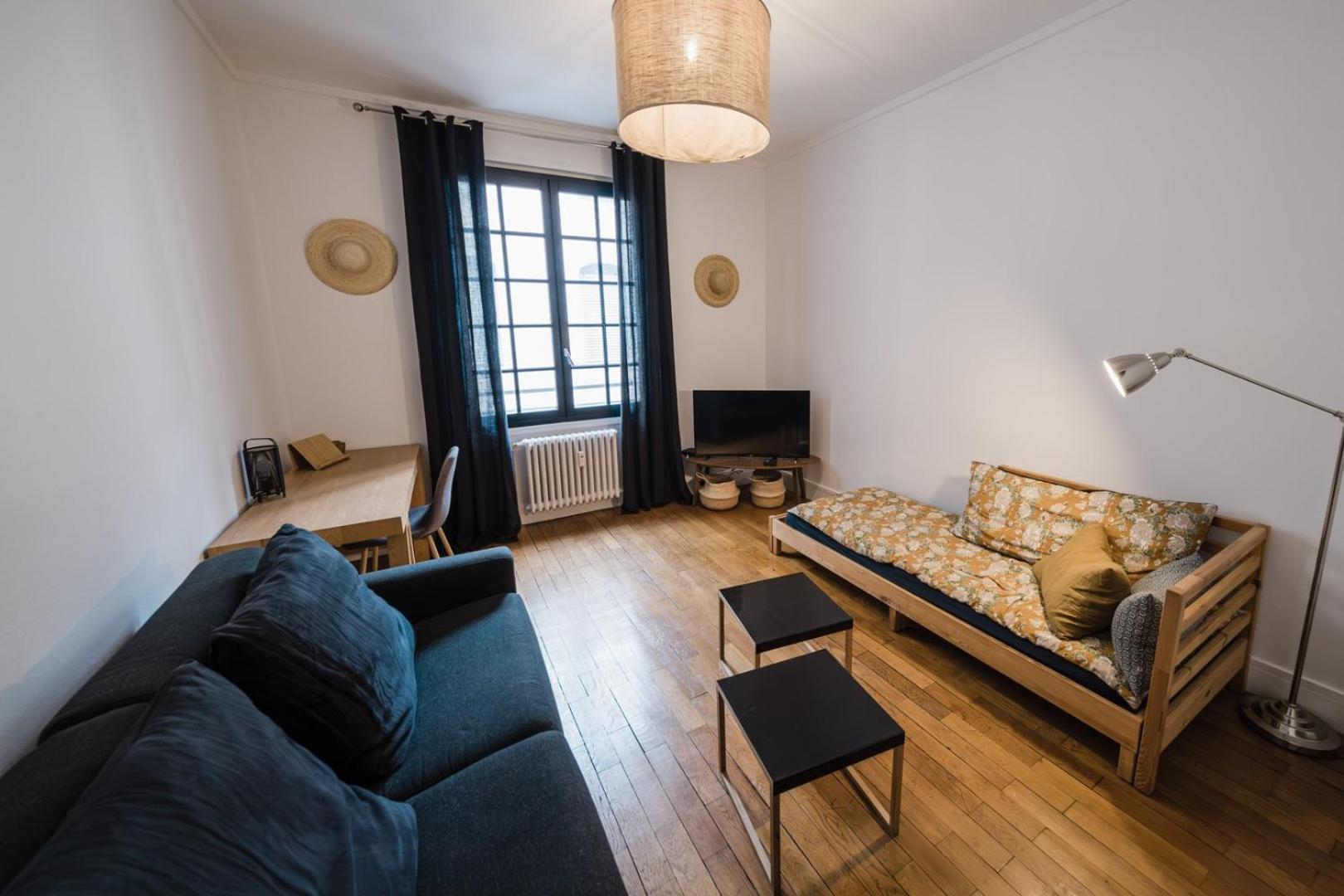 HYPER CENTRE 4 RUE EMILE ZOLA BELLECOUR JACOBINS CELESTINS Wifi ASCENSEUR