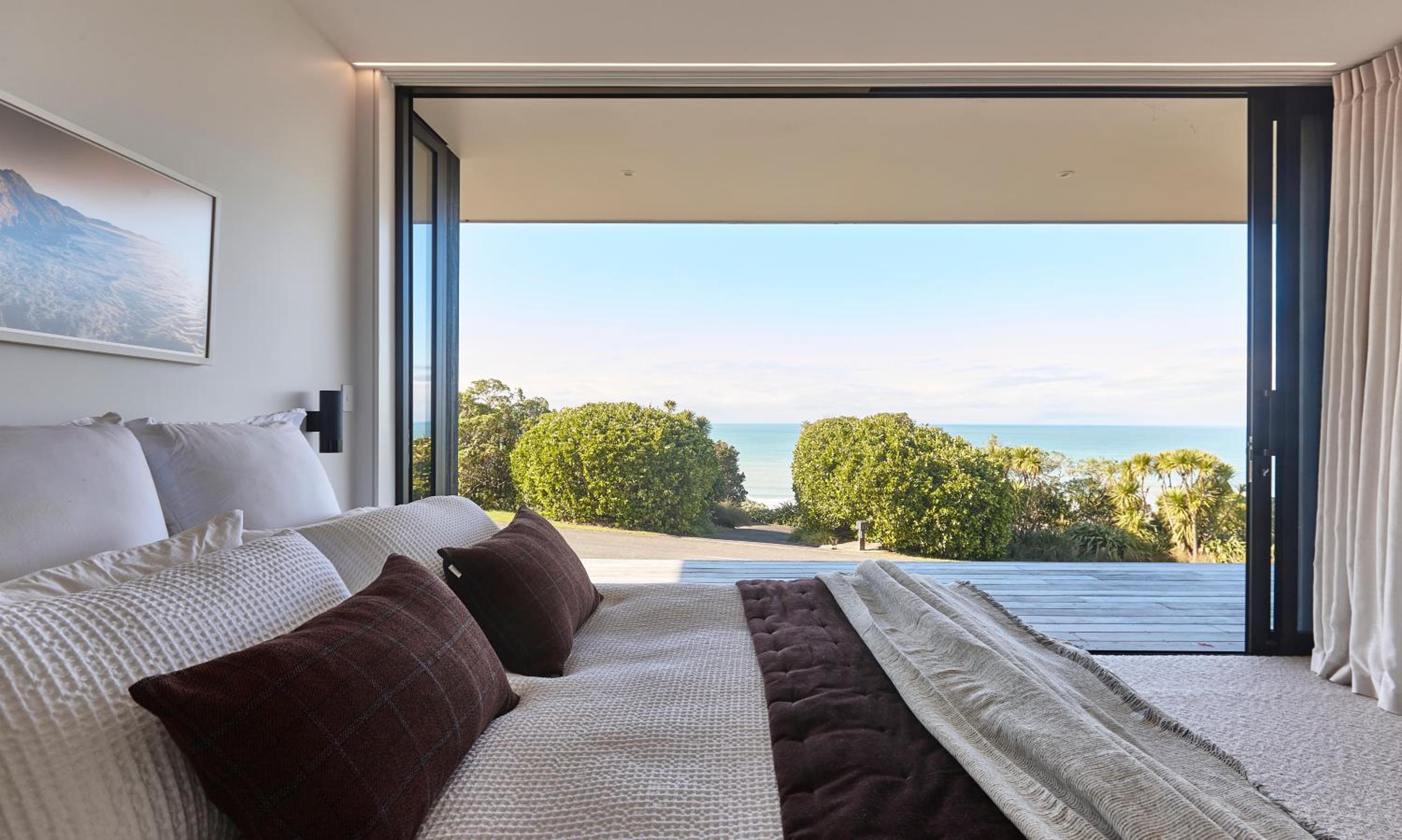 ONYX HOUSE - Wainui Beach view 5