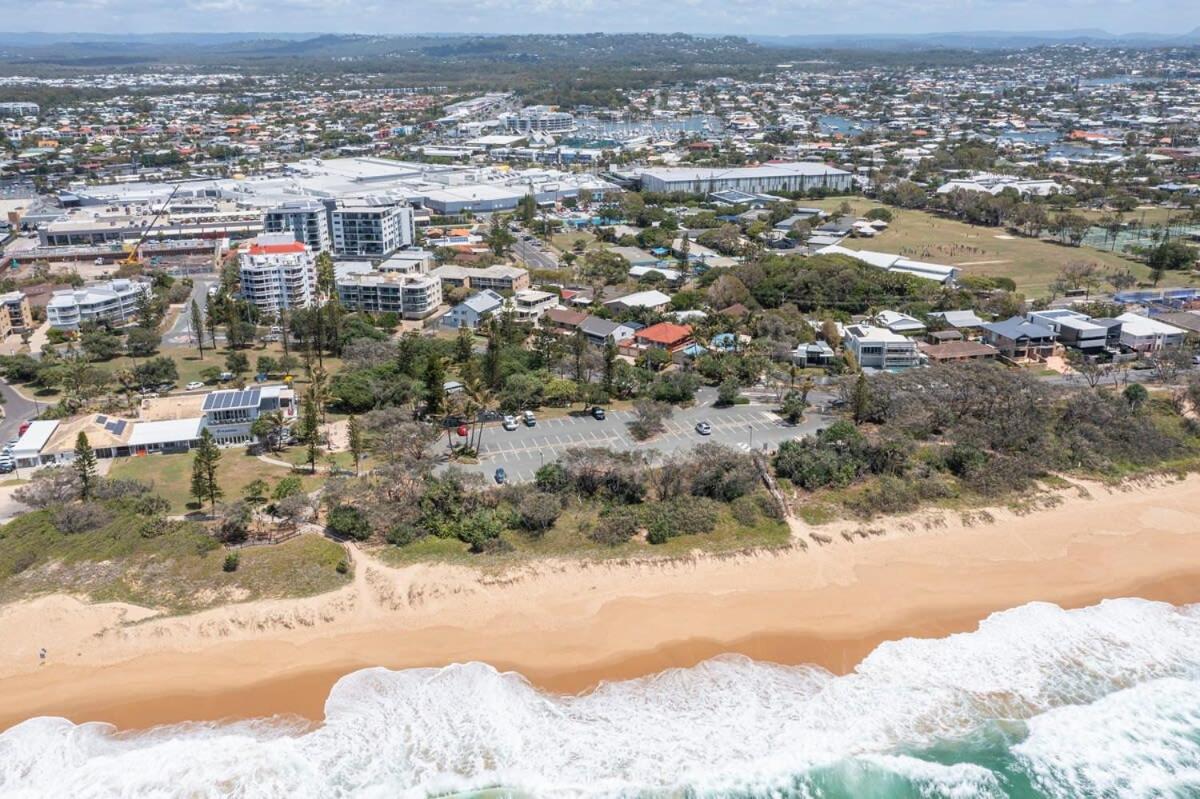 Salt & Sky - Kawana Rooftop Beach Break