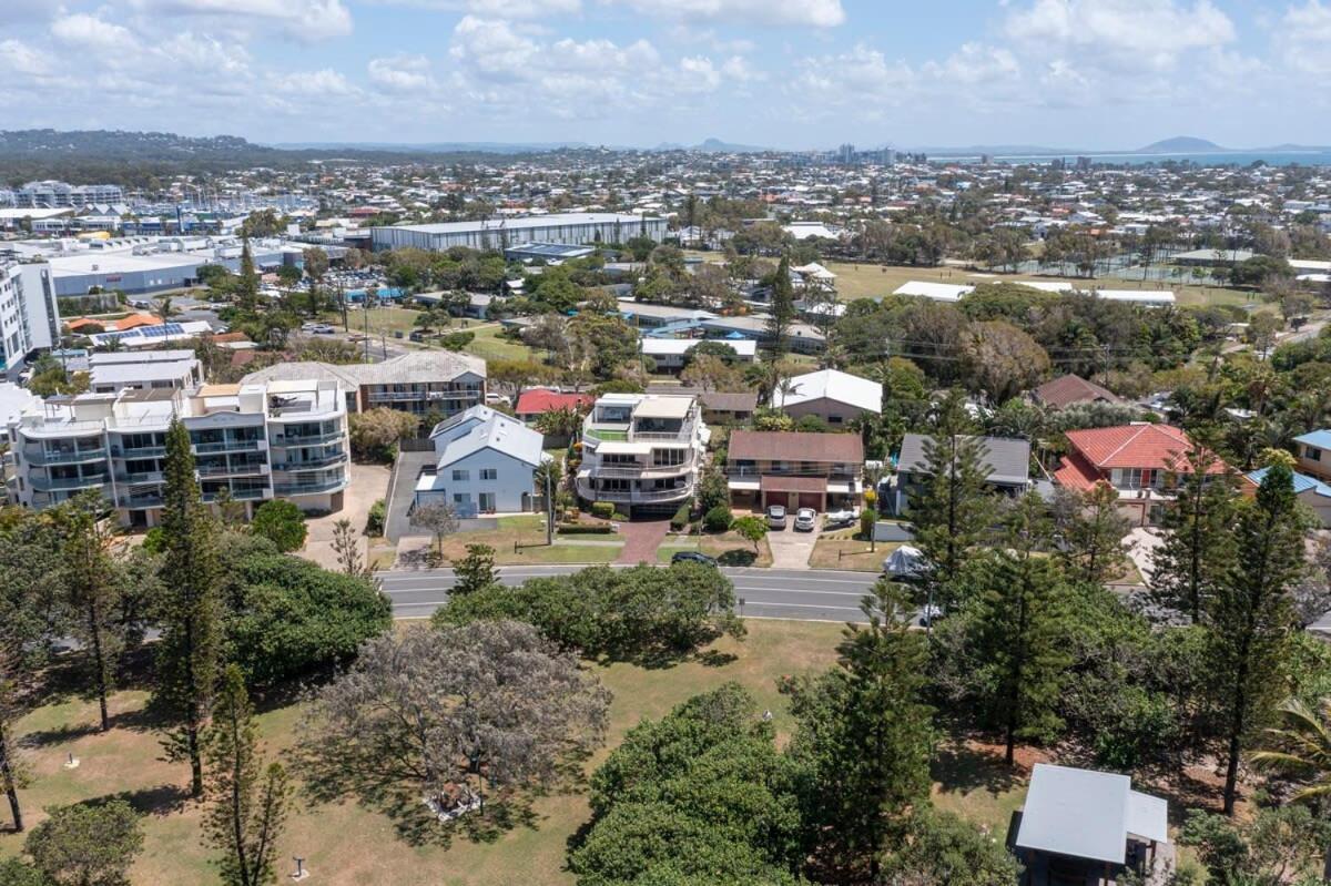 Salt & Sky - Kawana Rooftop Beach Break