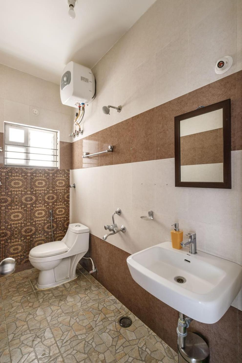 Stylish AC Home close to Brigade Sheraton-IISC-NU Hospital