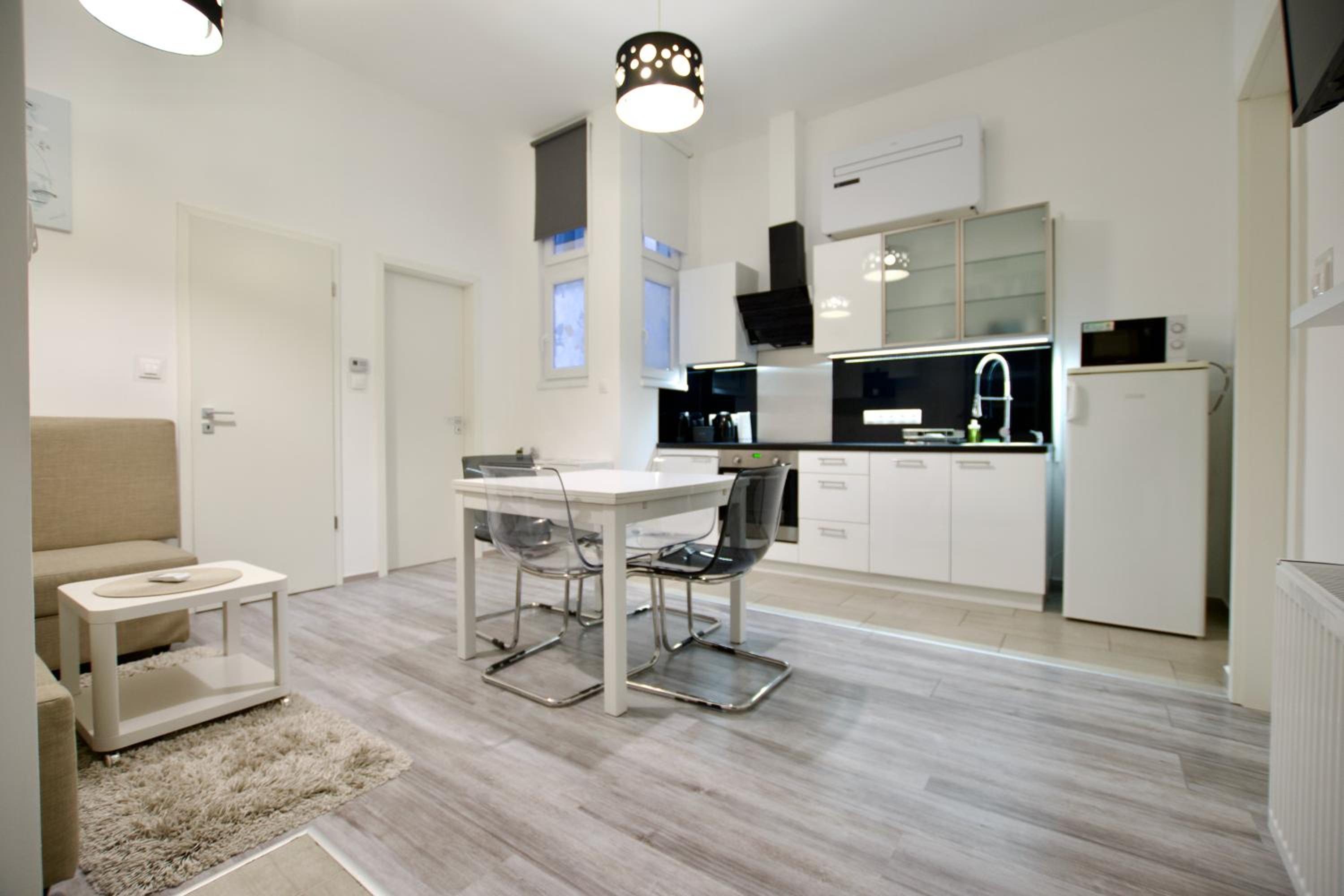 Standard Apartment by Hi5- Csengery street view 2