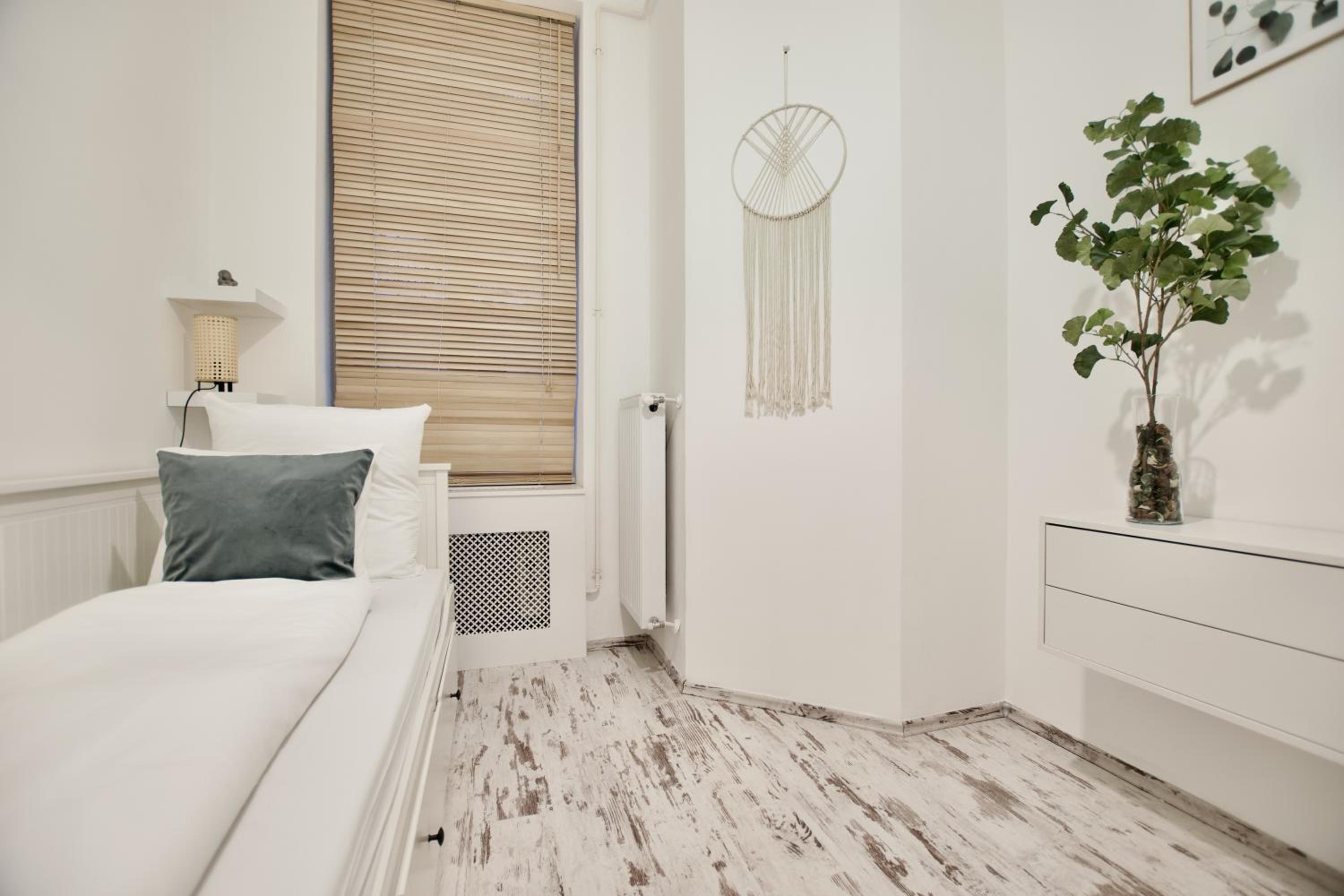 Standard Apartment by Hi5- Csengery street view 3