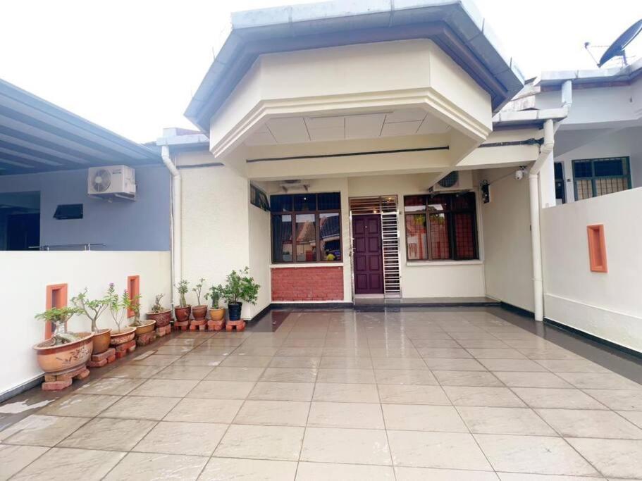 A19 Cozy Daya Homestay
