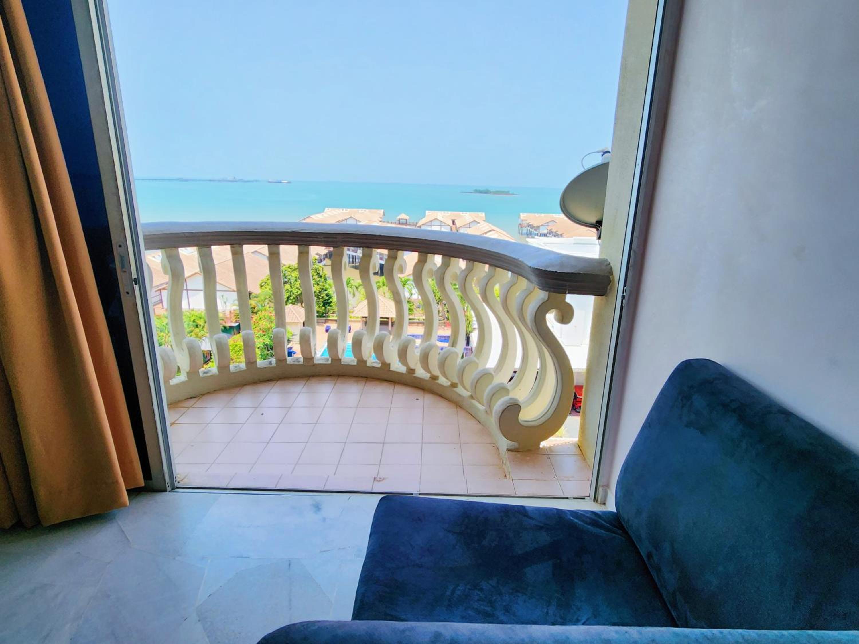 Glory Beach Resort PD Sea with Nice Sea View, Tanjung Gemok 71000 PD photo 8