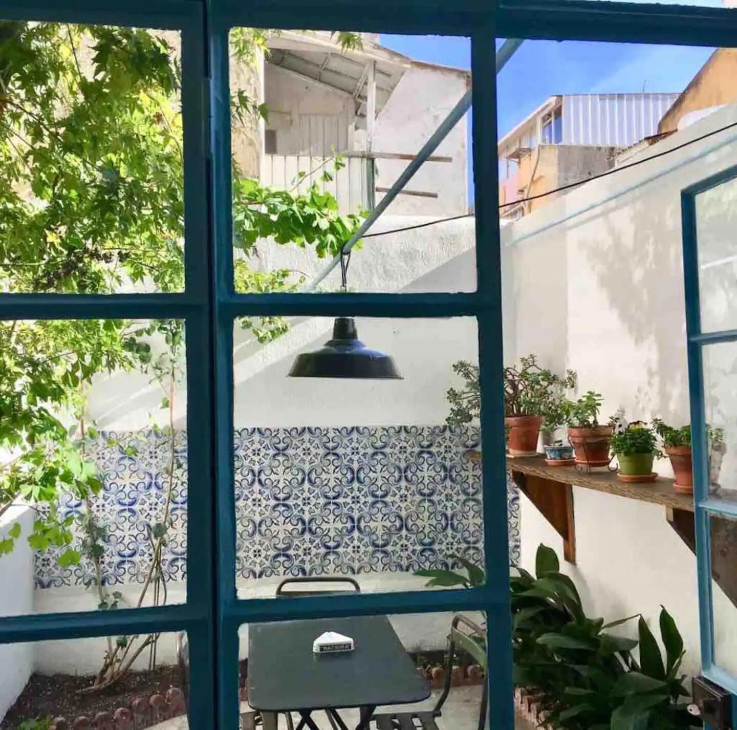 FLH Graça Vintage Home with Interior Garden view 2