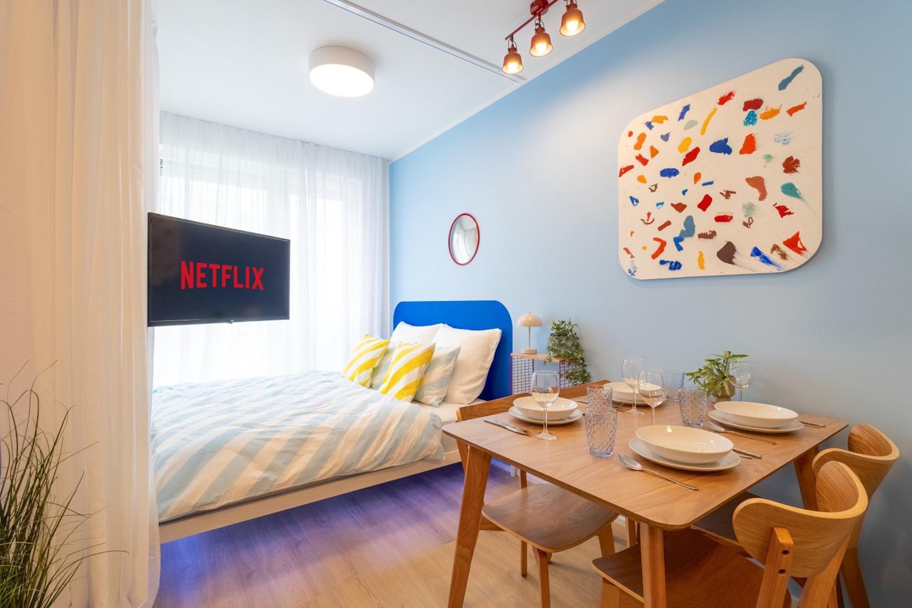 Colorful Apartment - Balcony, Free Parking, by Gravity Prague