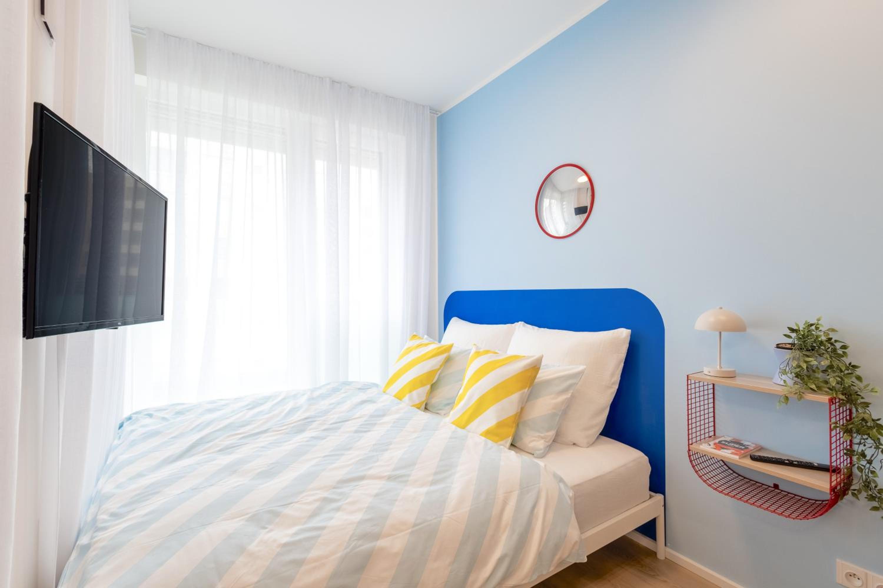 Colorful Apartment - Balcony, Free Parking, by Gravity Prague