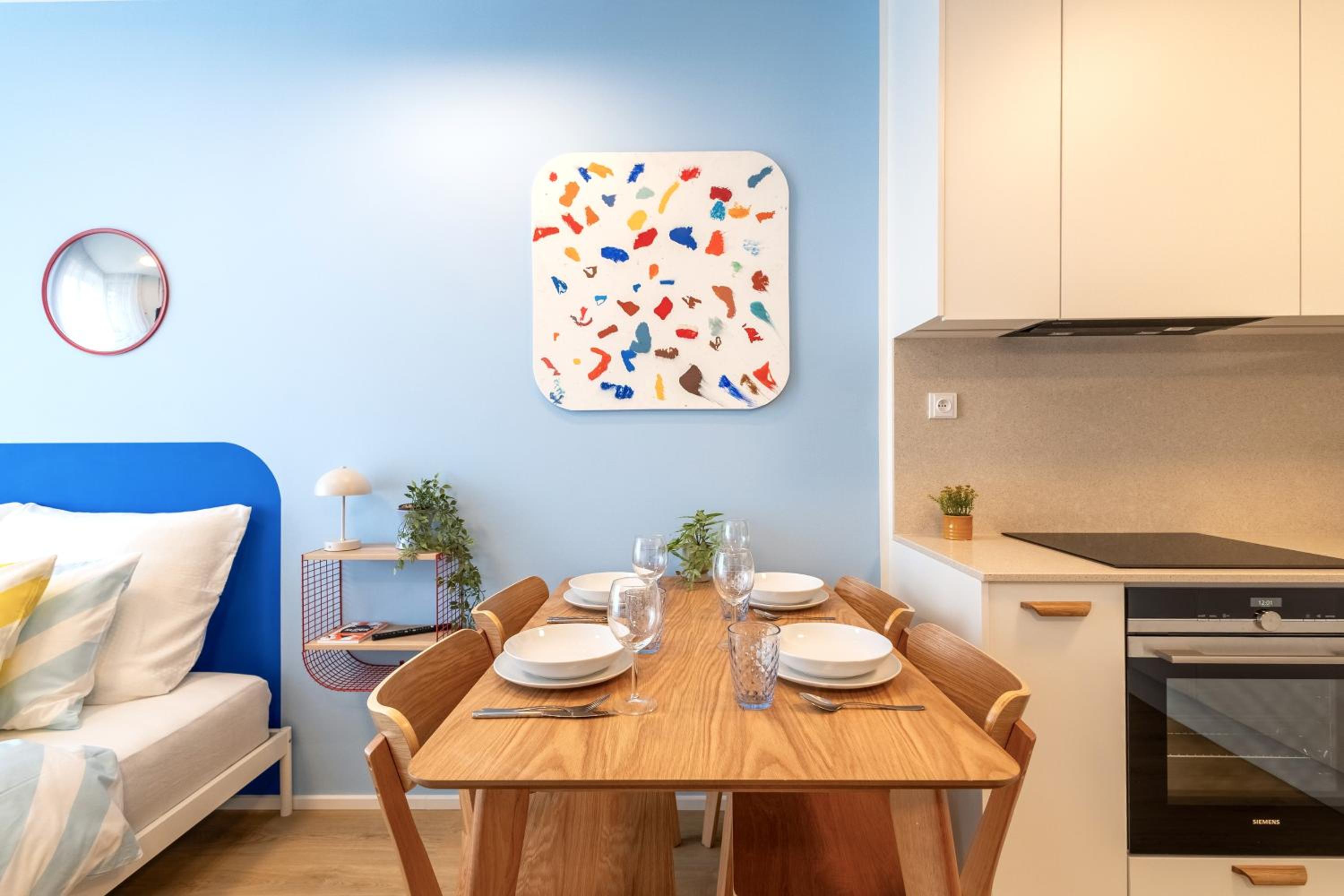 Colorful Apartment - Balcony, Free Parking, by Gravity Prague