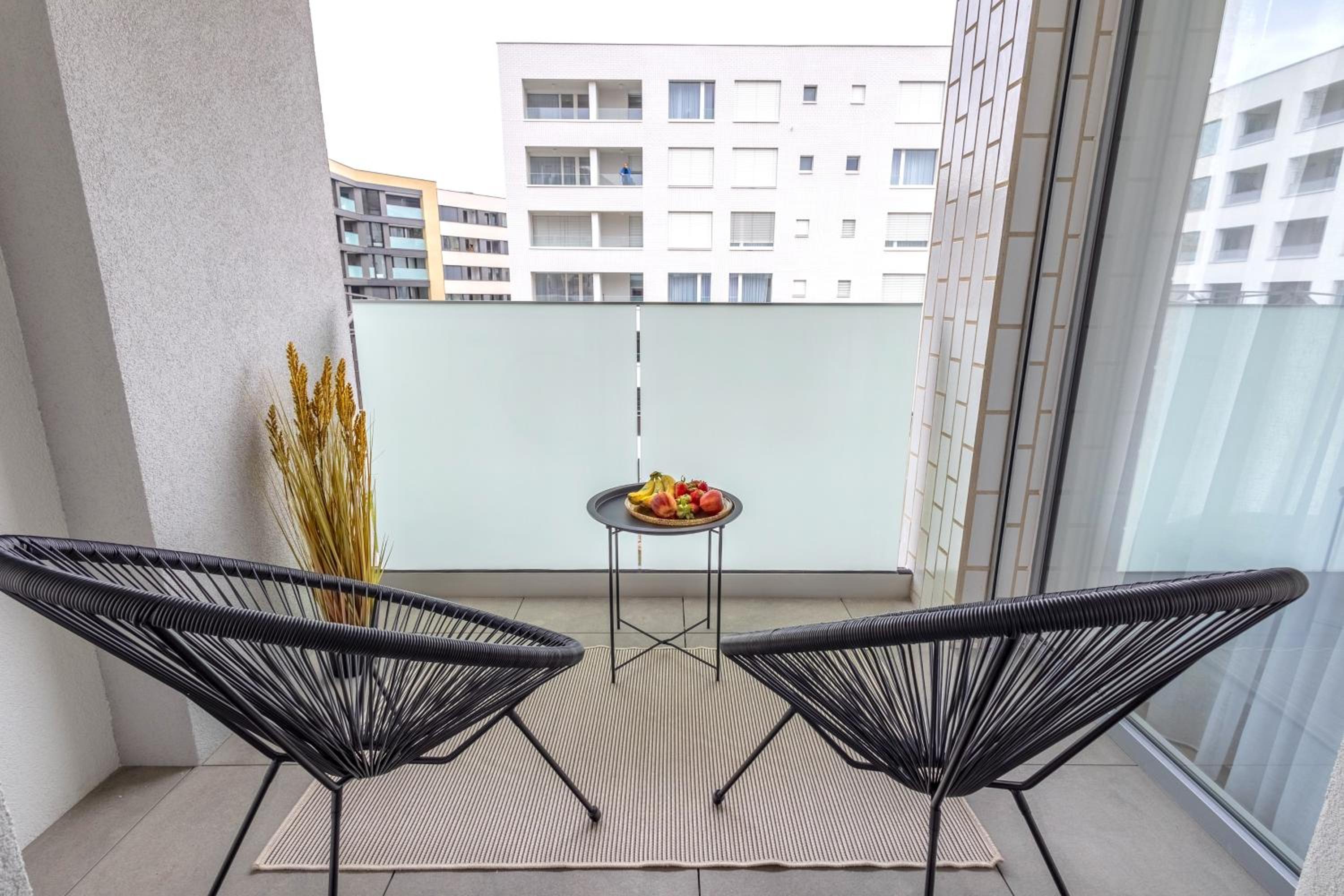 Colorful Apartment - Balcony, Free Parking, by Gravity Prague