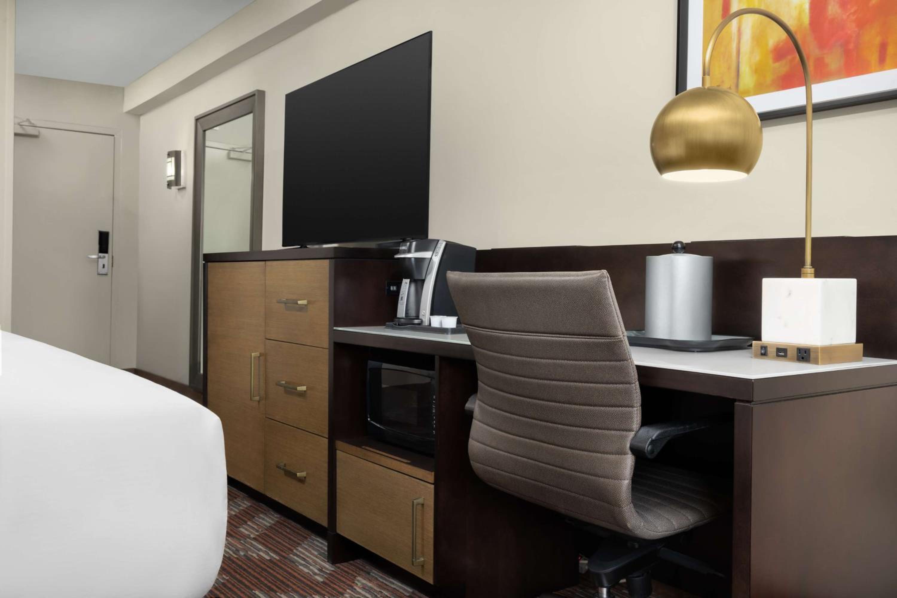 Doubletree By Hilton Greensboro Airport