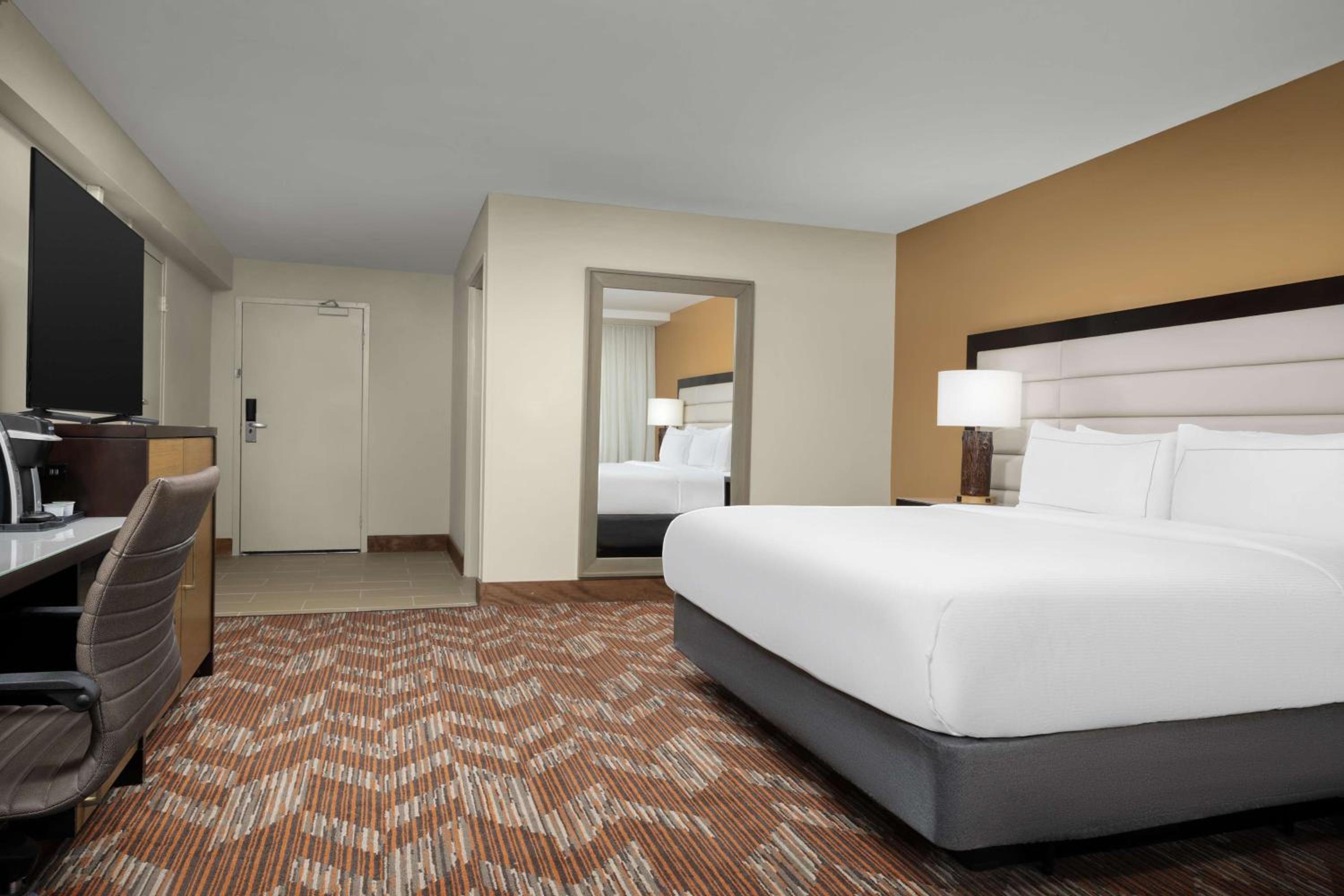 Doubletree By Hilton Greensboro Airport