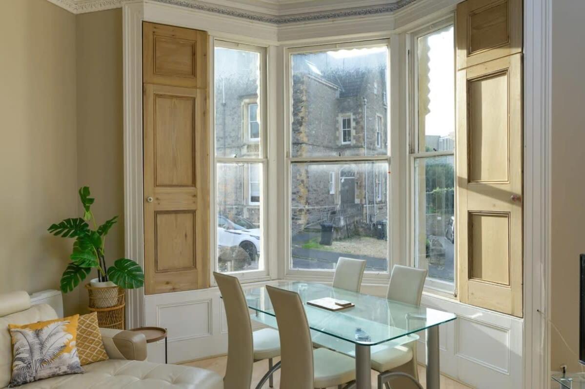 Gorgeous Apartment Seconds from Seafront Clevedon