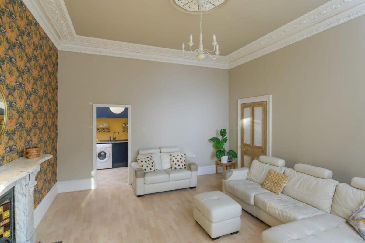 Gorgeous Apartment Seconds from Seafront Clevedon