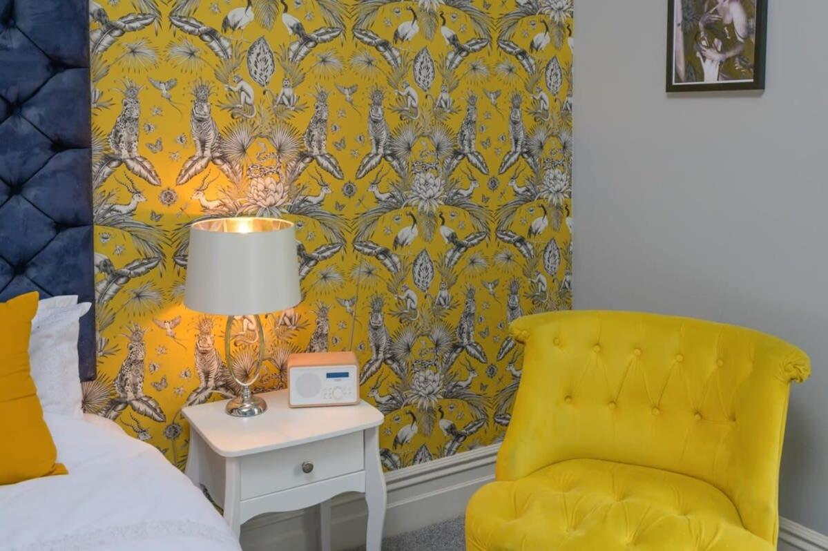 Gorgeous Apartment Seconds from Seafront Clevedon