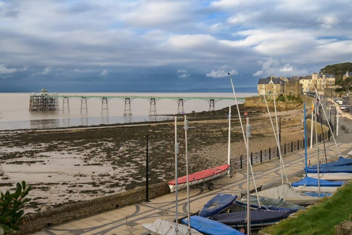 Gorgeous Apartment Seconds from Seafront Clevedon