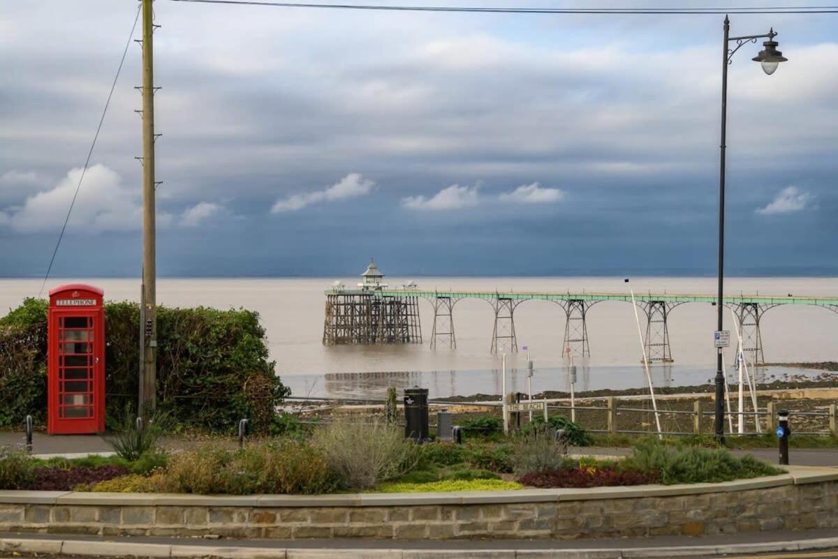 Gorgeous Apartment Seconds from Seafront Clevedon