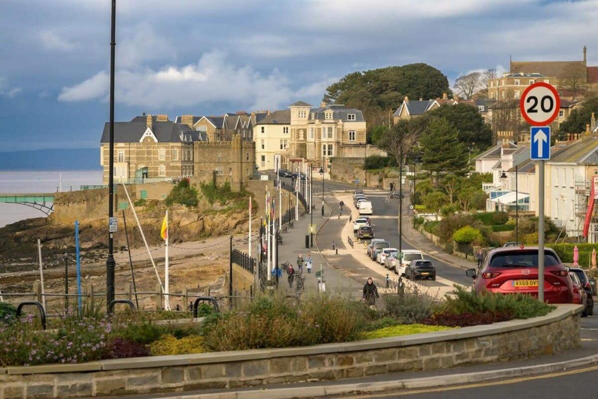 Gorgeous Apartment Seconds from Seafront Clevedon