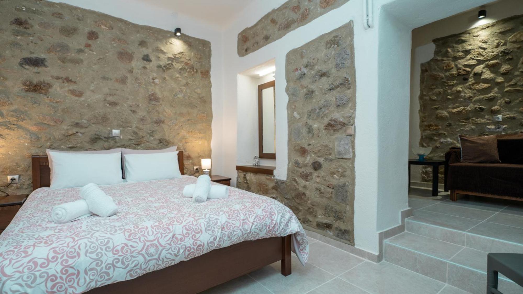 Akratos House