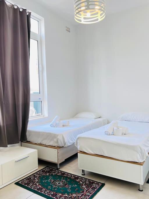 Sunshine Court Apartment No 4 view 5