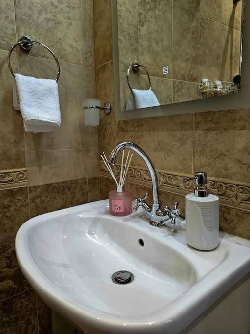 Casa Rea - Comfortable Stay with Free Parking