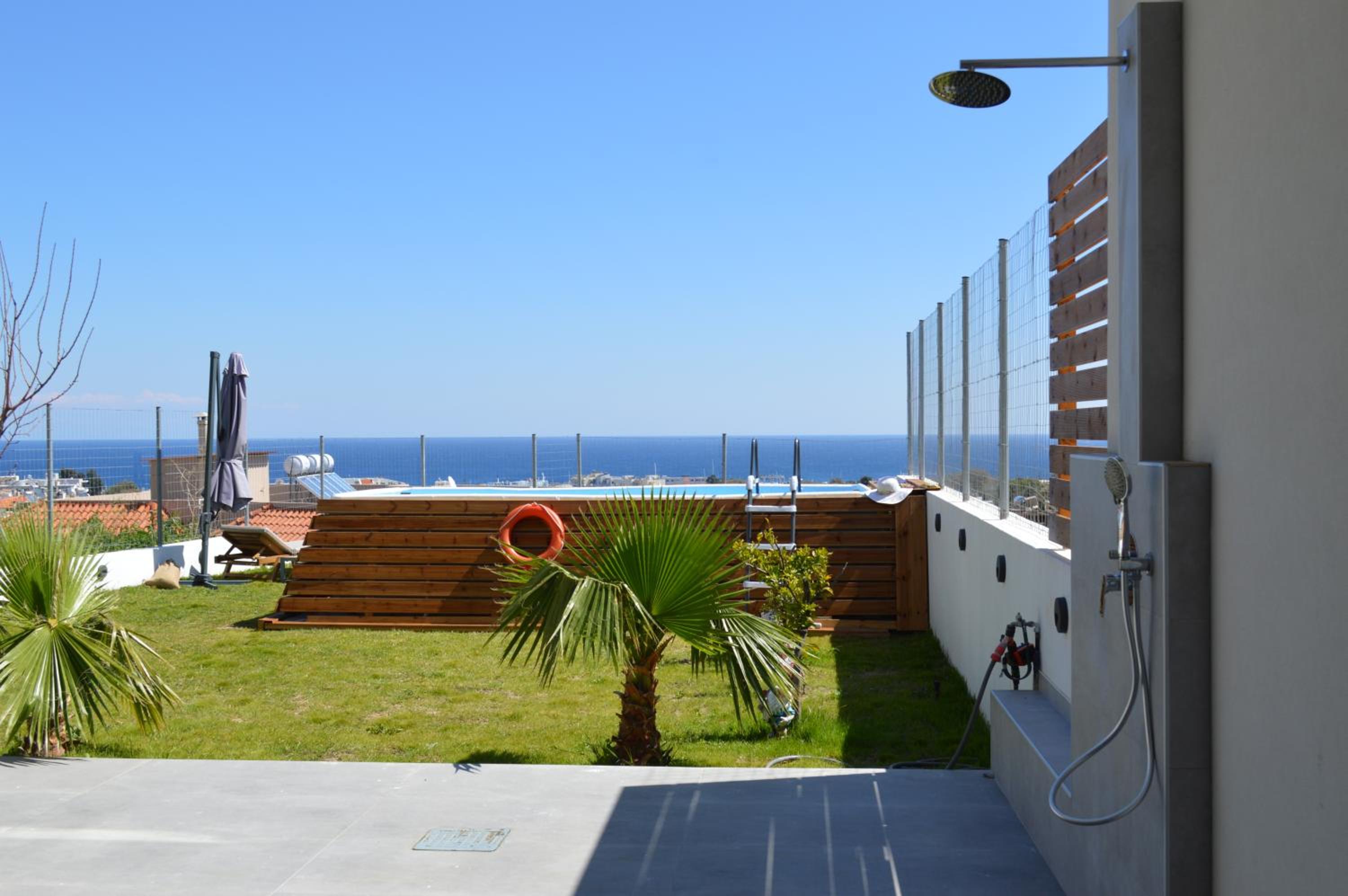 Sea View Sunrise Luxury Apartment photo 4