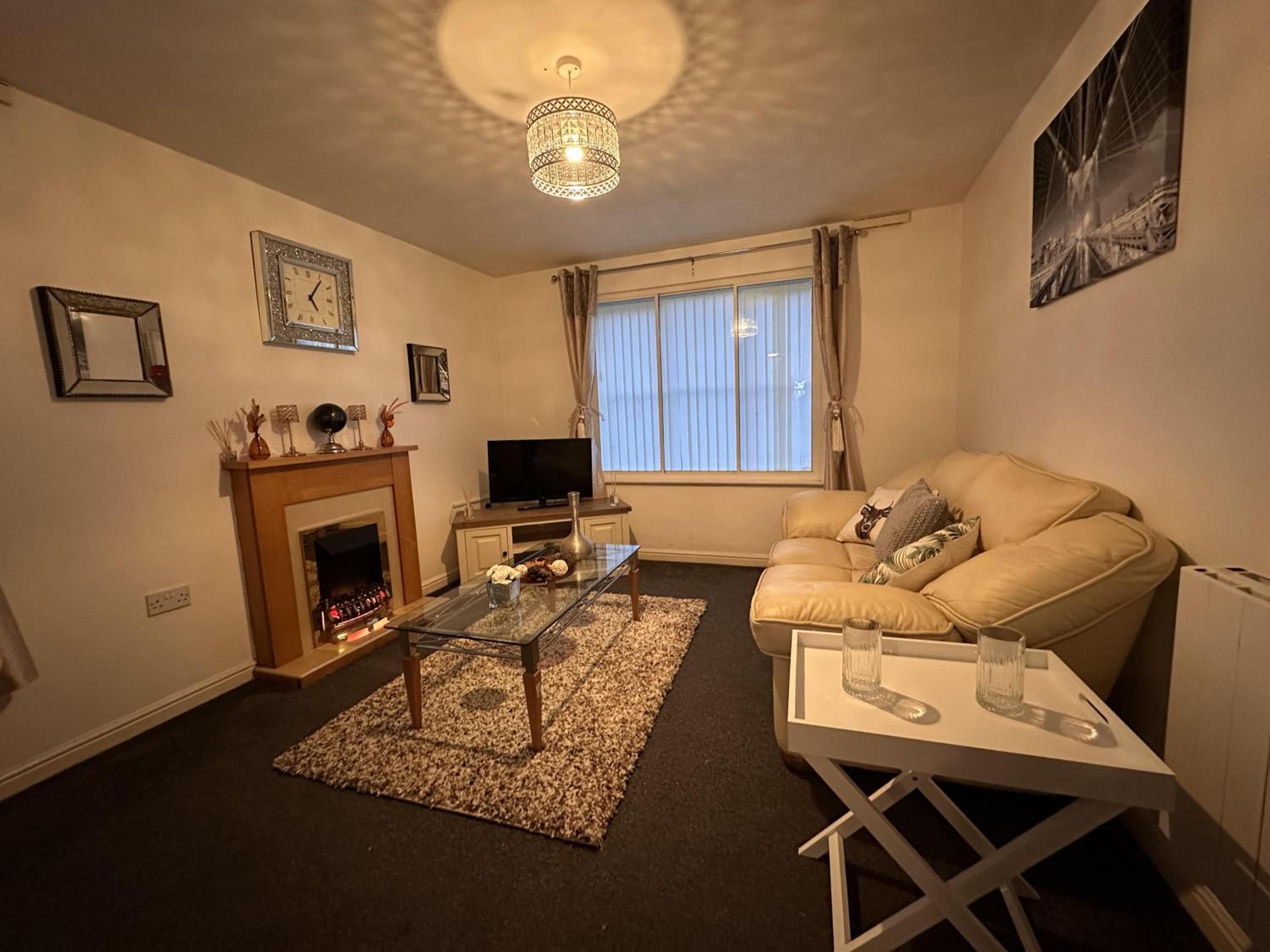 Captivating 2-Bed Apartment in West Bromwich view 5