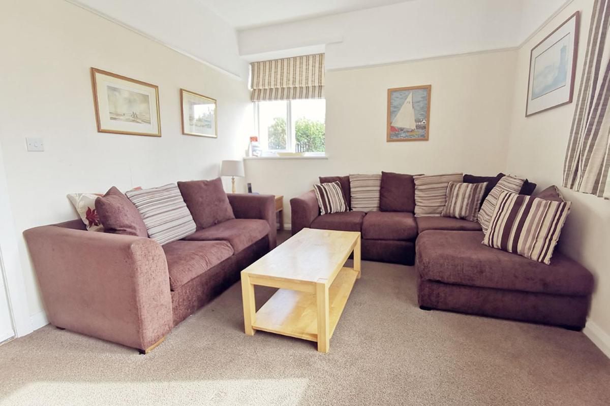 CAE GRUGOG COTTAGE-3 Bed-Sleeps 6-Ground Floor Bathroom view 3