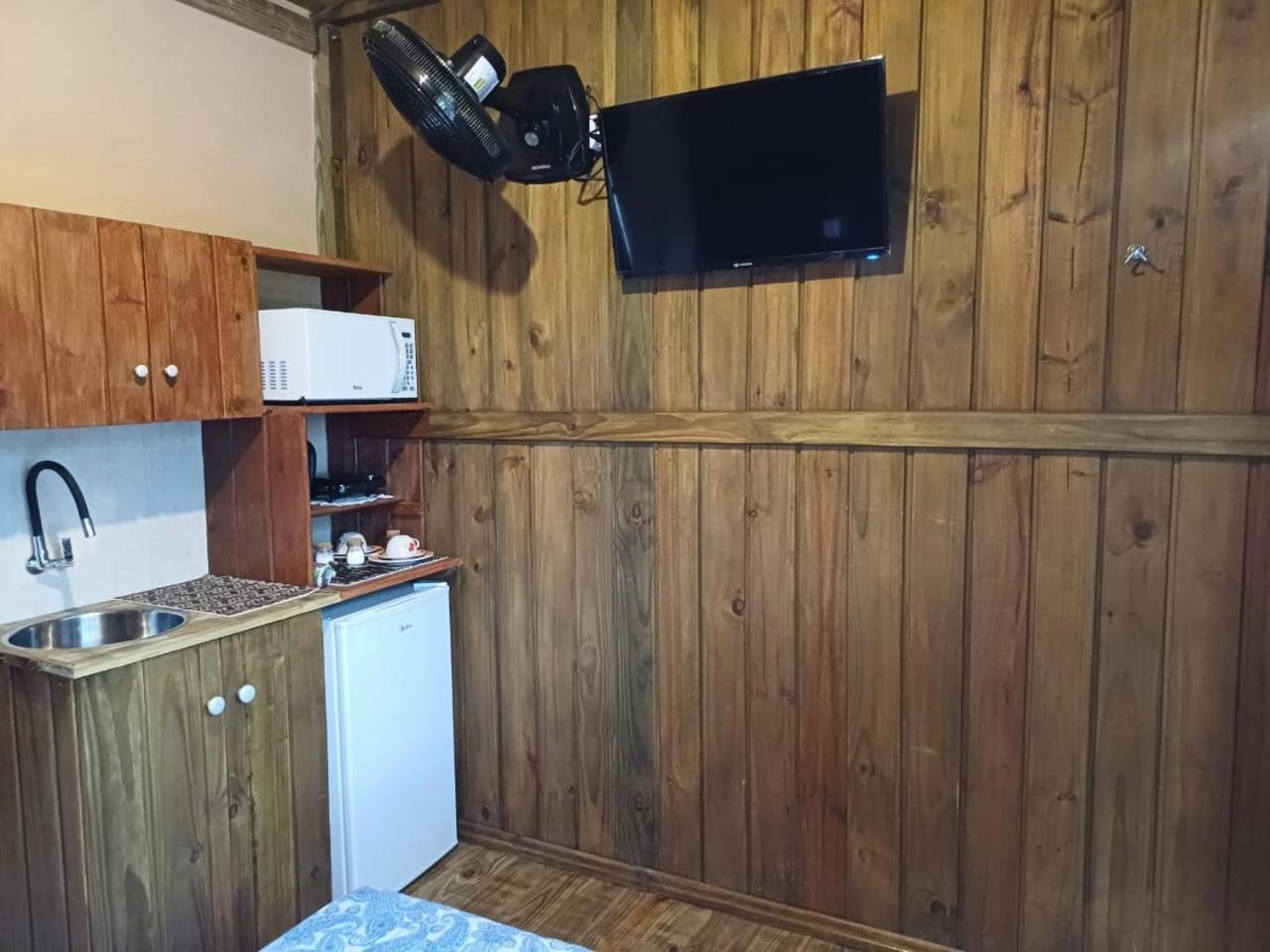 Recanto Cabanas vermelha