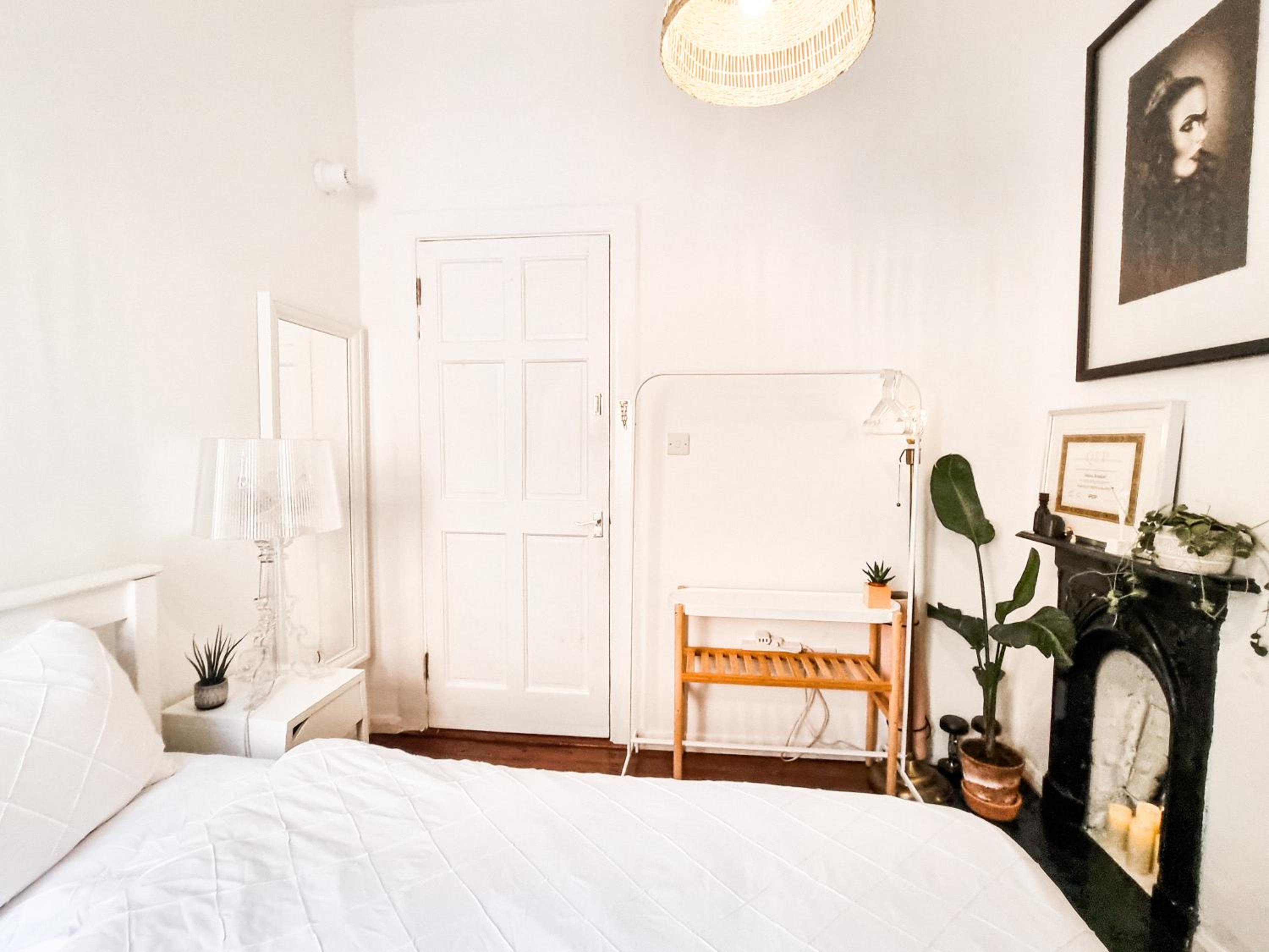 Stylish Apartment 1880s Guinness Worker House