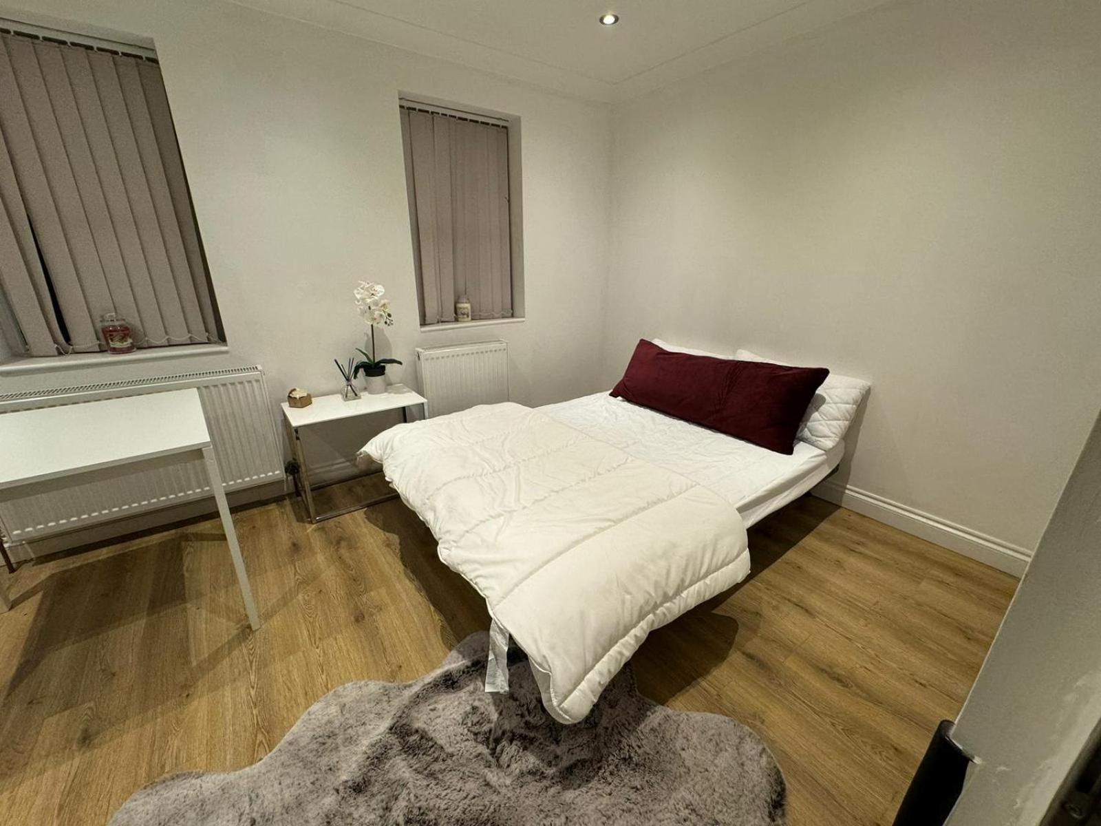 New Croydon Near Waddon Station!